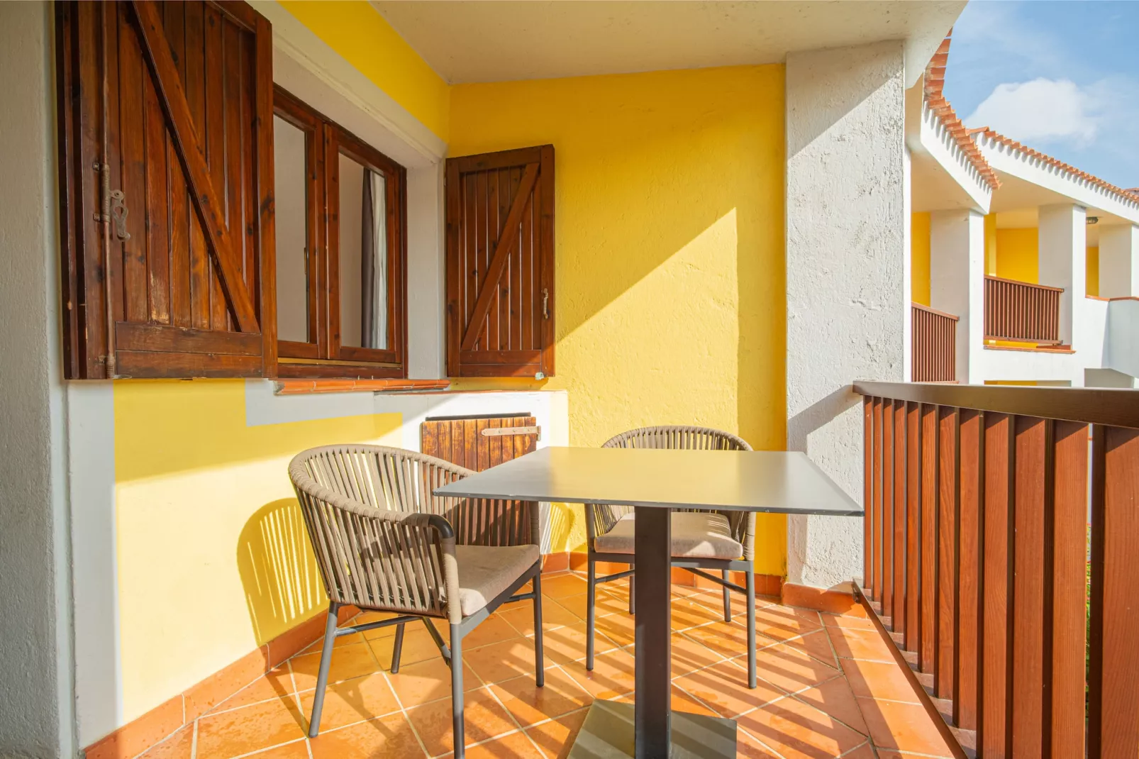 Felix Residence Hotel Costa Serena - Bilo Comfort - Terrasbalkon