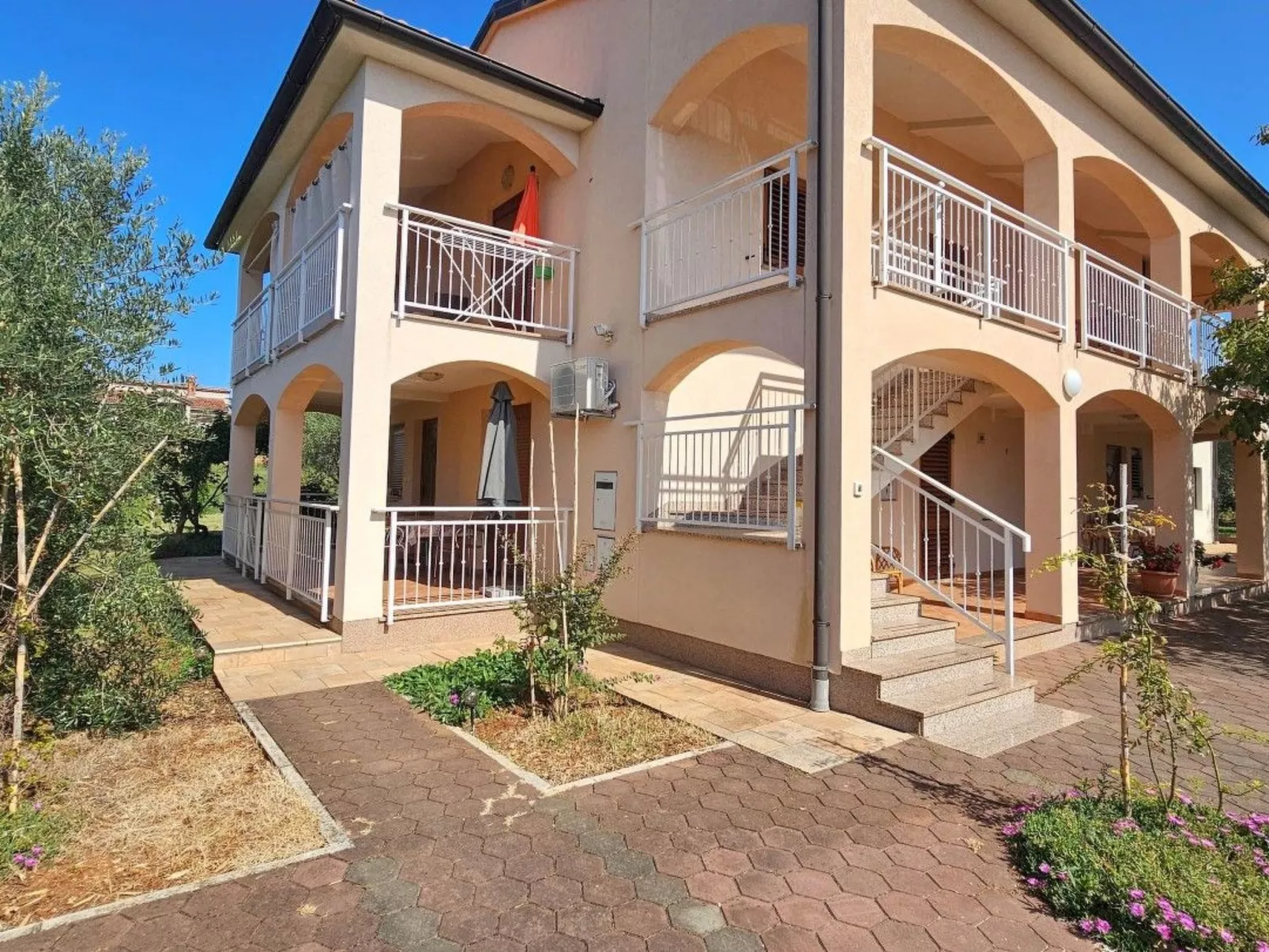 Wohnung "Viola" mit Balkon - Buiten