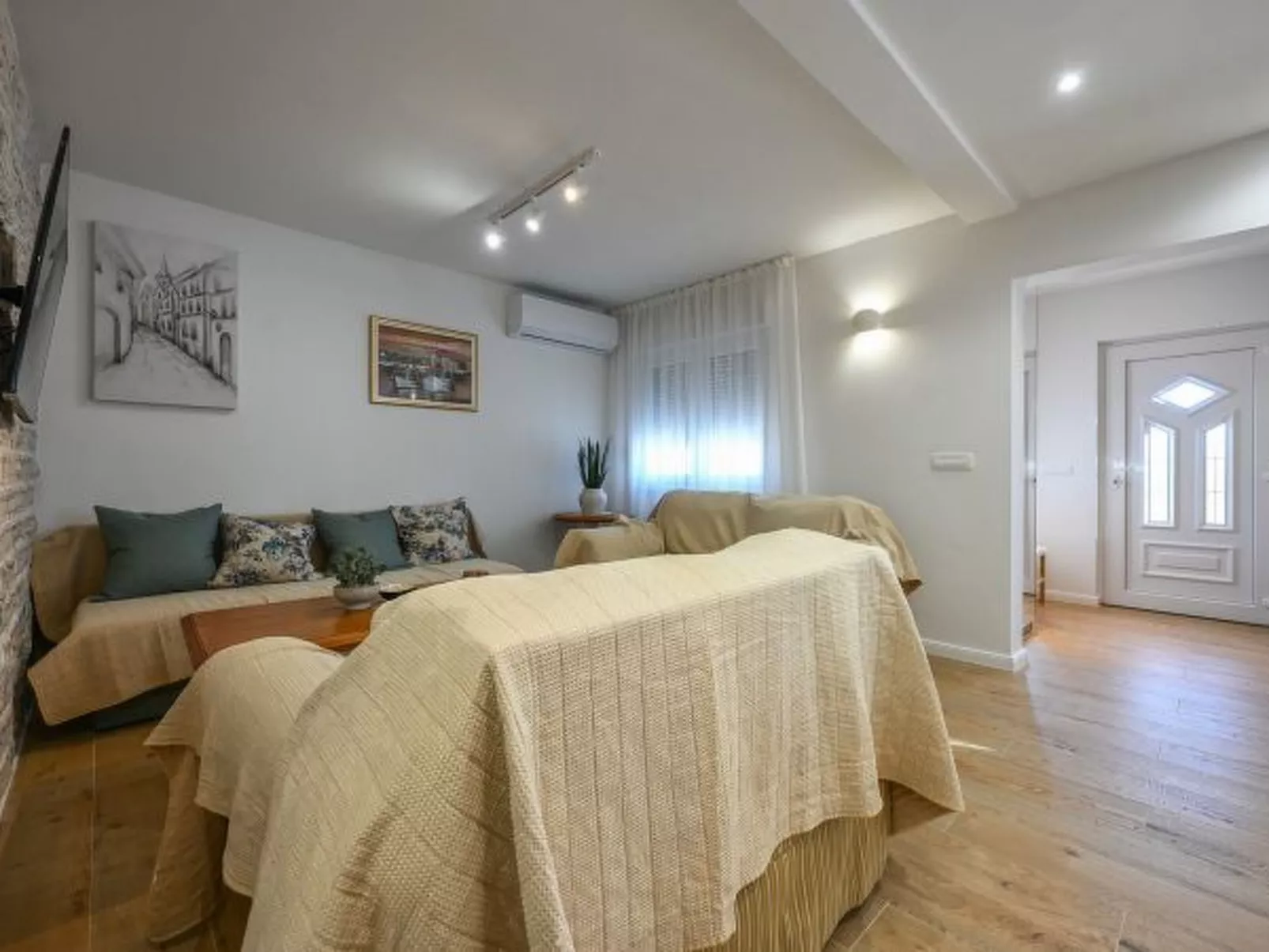 Holiday Home Marija with pool - Image-tags.info