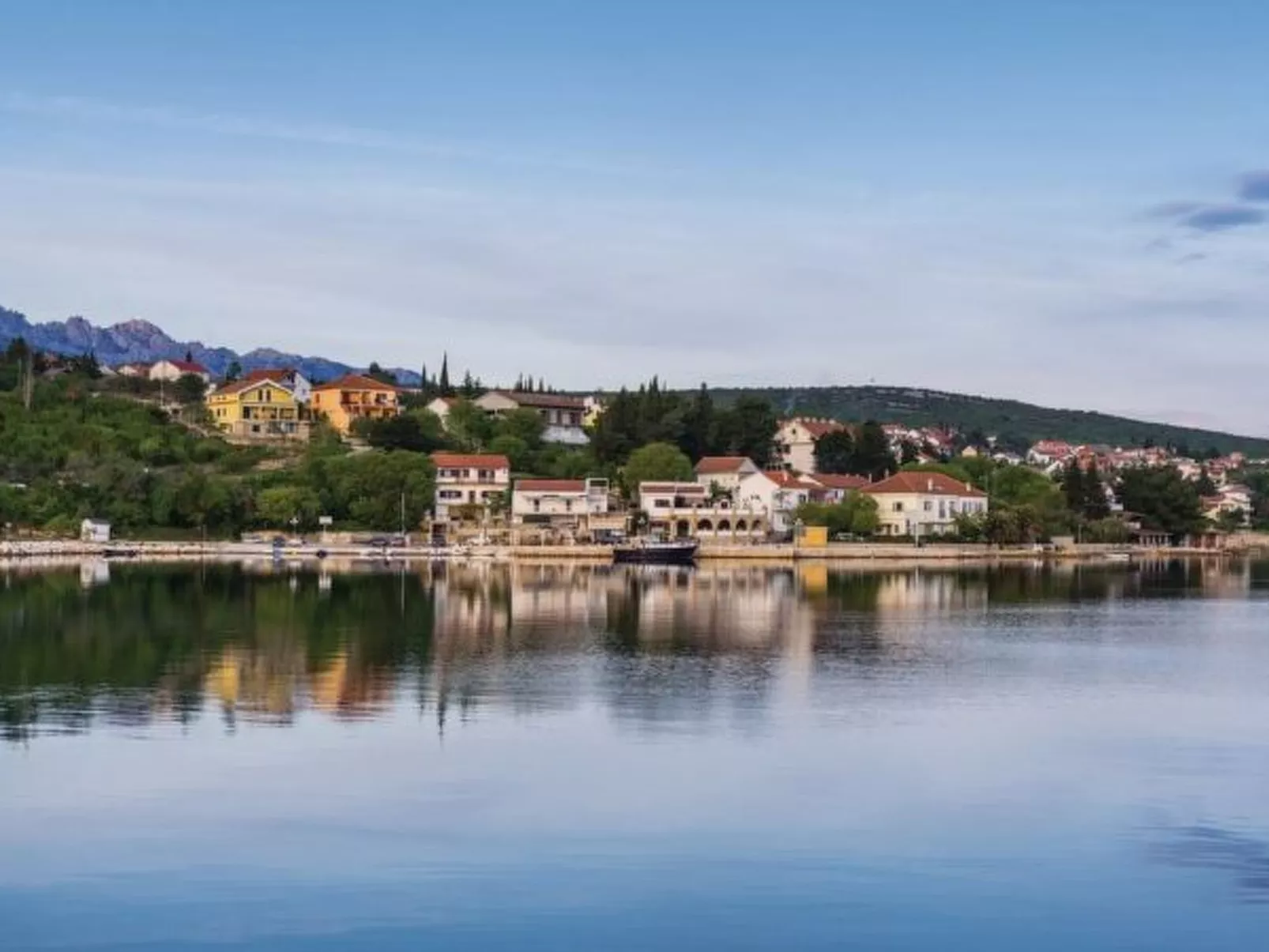 Villa Novue with pool - Image-tags.info