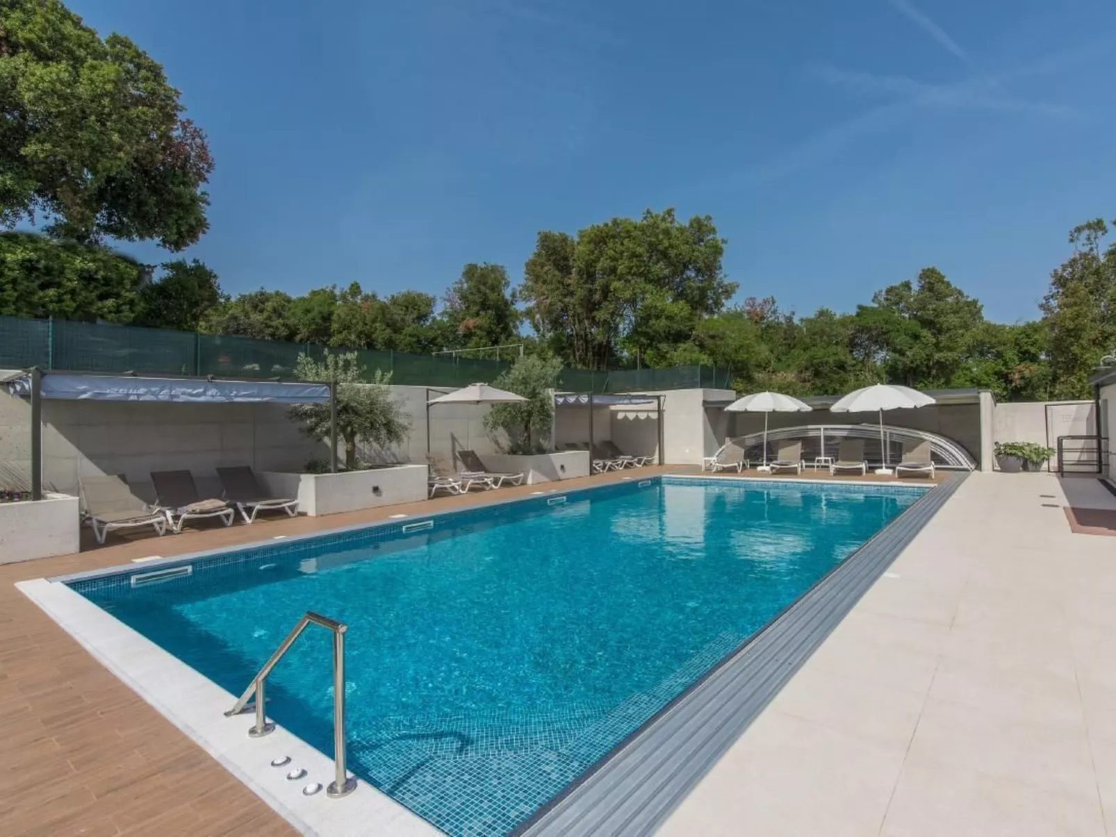 Wohnung mit gemeinschaftlichem Pool und Grill - Image-tags.info