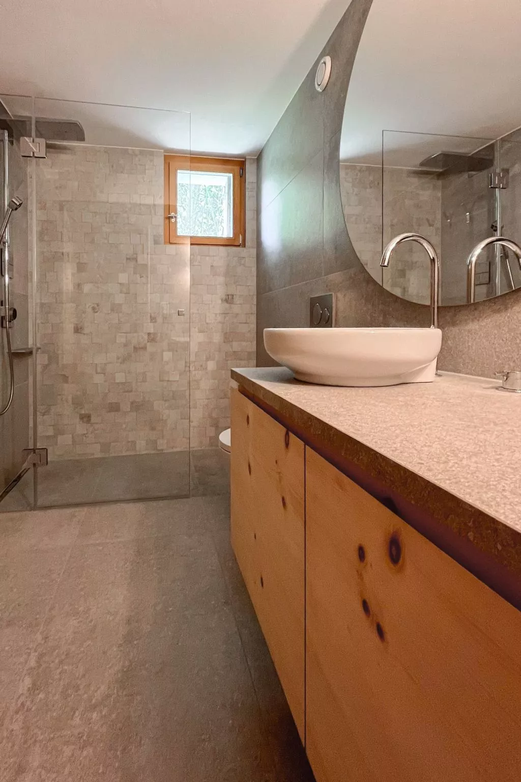 Curtin Duas - Binnen