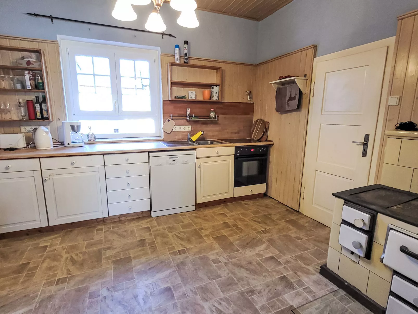 Mit großem eingezäunten Garten - Binnen