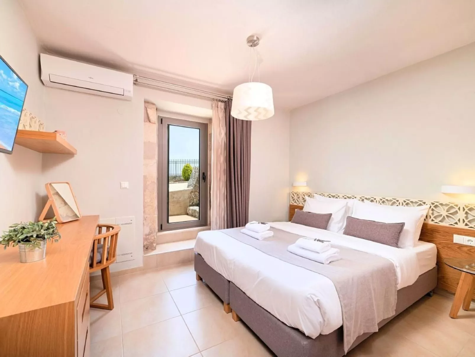 "Acrothea Villa Beheizter Pool" - Binnen