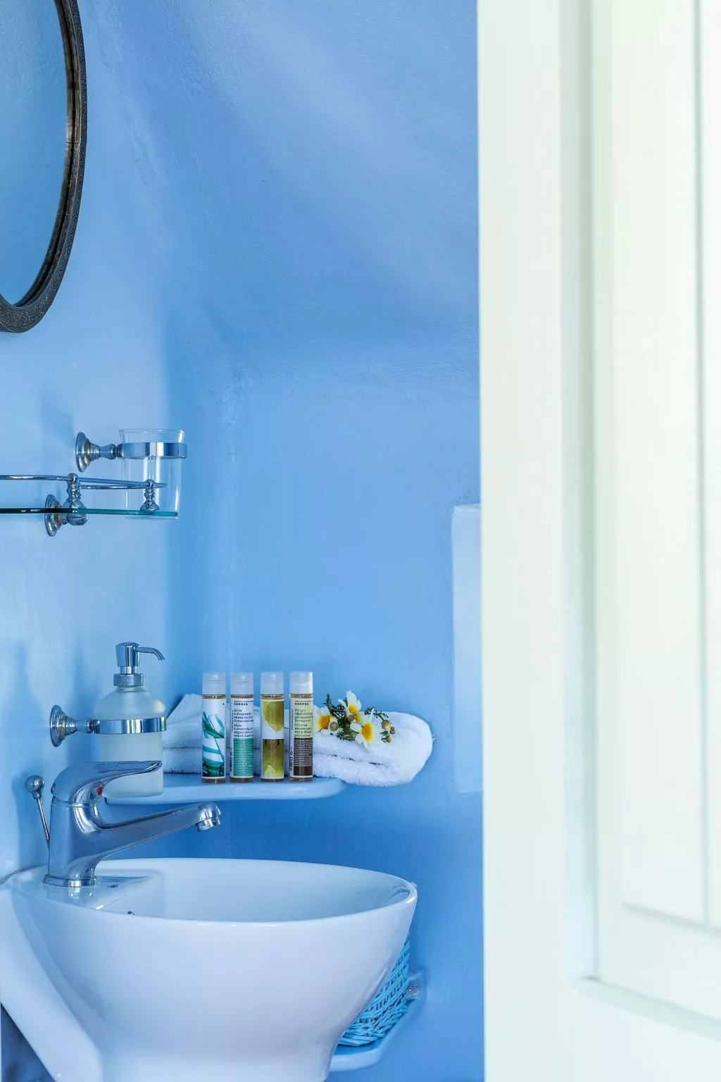 "Green Windmill Villa" - Image-tags.info