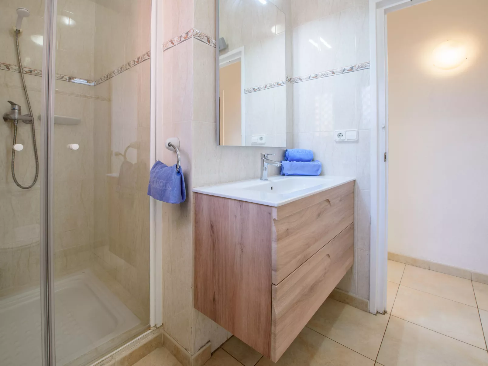 Sol Naciente - Binnen