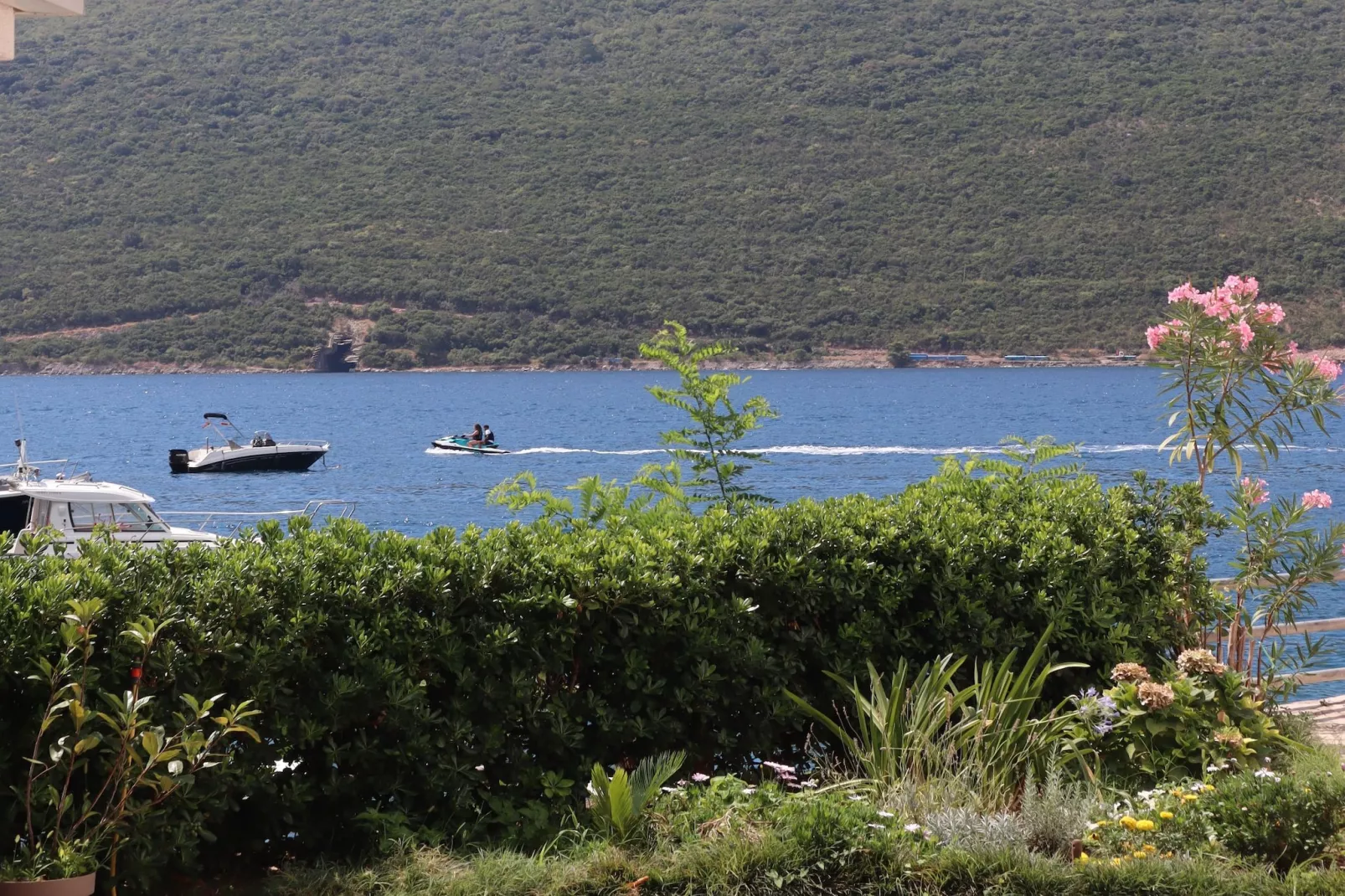 Twin Room 1 - Buitenlucht