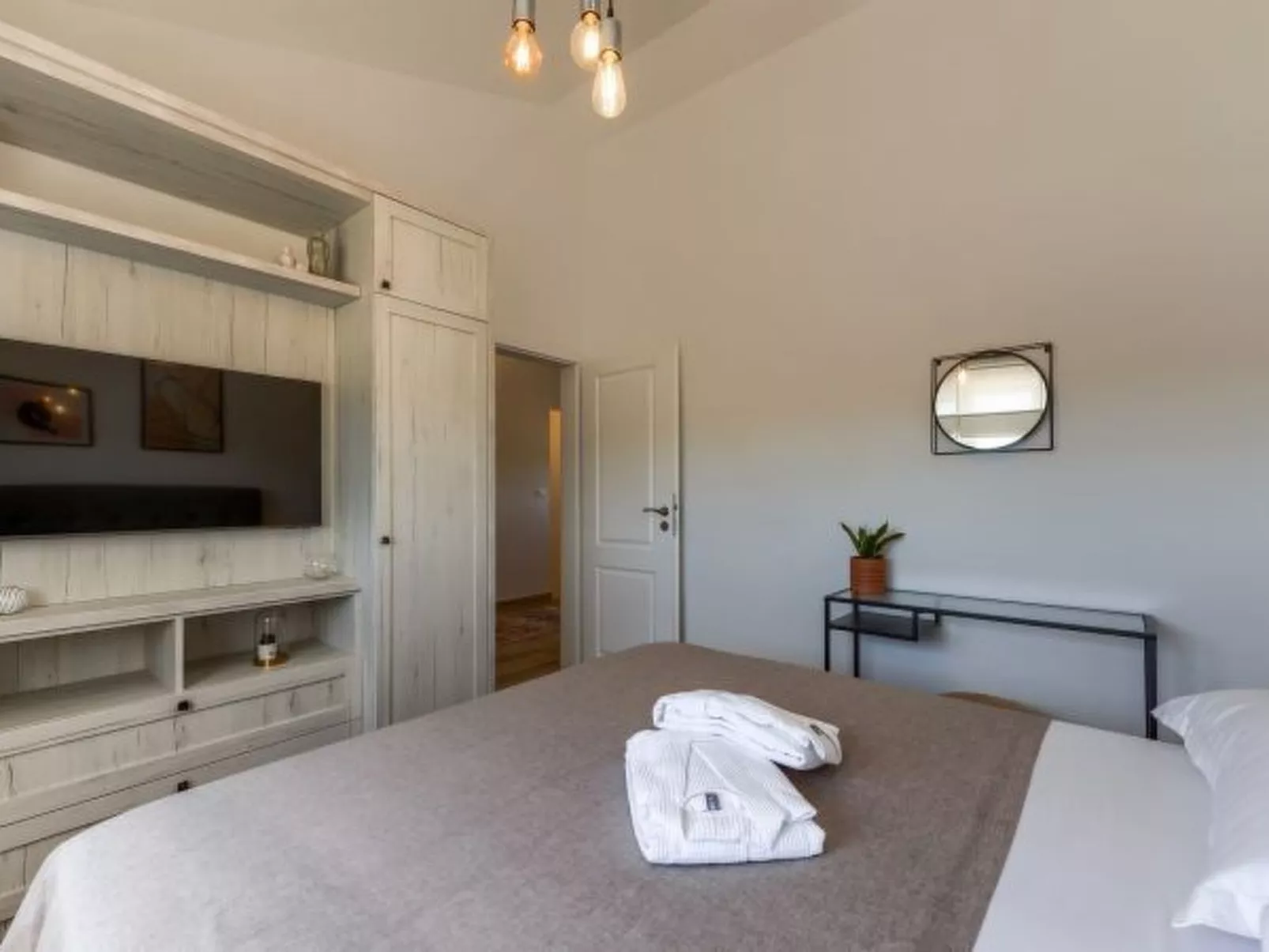 Villa Andamalu with heated pool - Image-tags.info