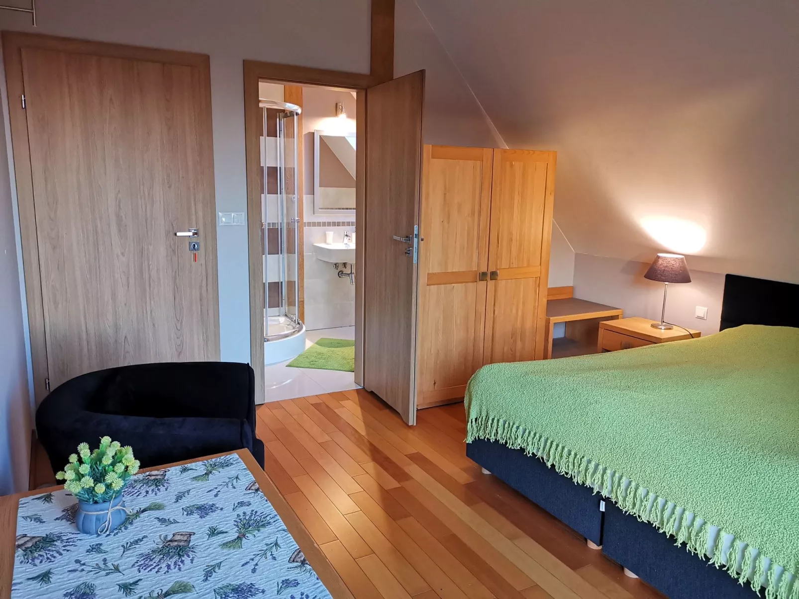 In den Bergen, Villa mit Panoramaterrasse - Binnen