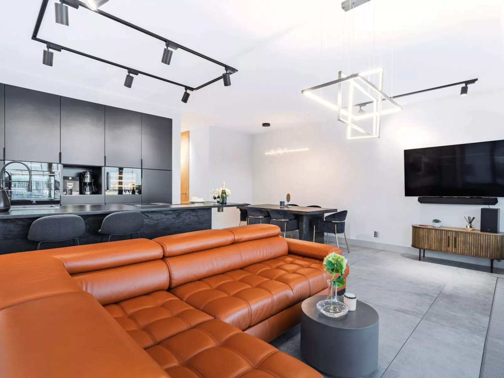 Yacht Park Apartment mit Panoramablick auf den Yachthafen in Gdynia, POLEN - Image-tags.info