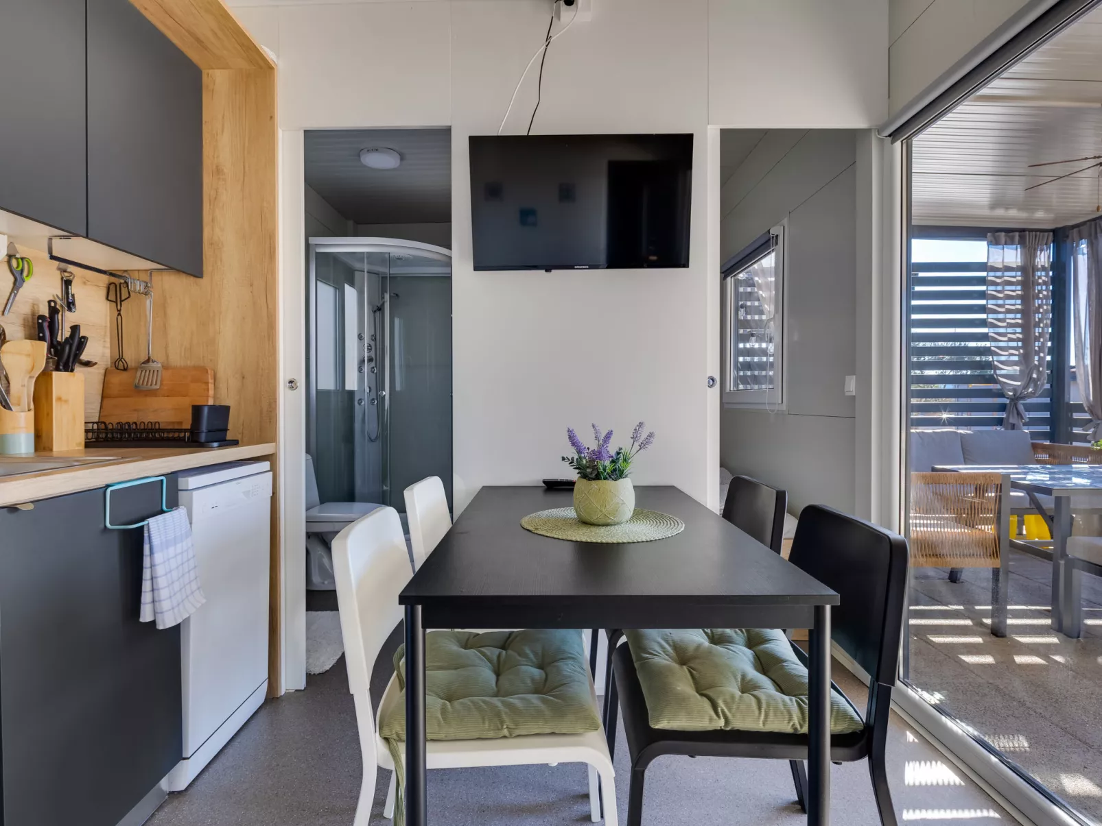 Maslina Delux - Binnen