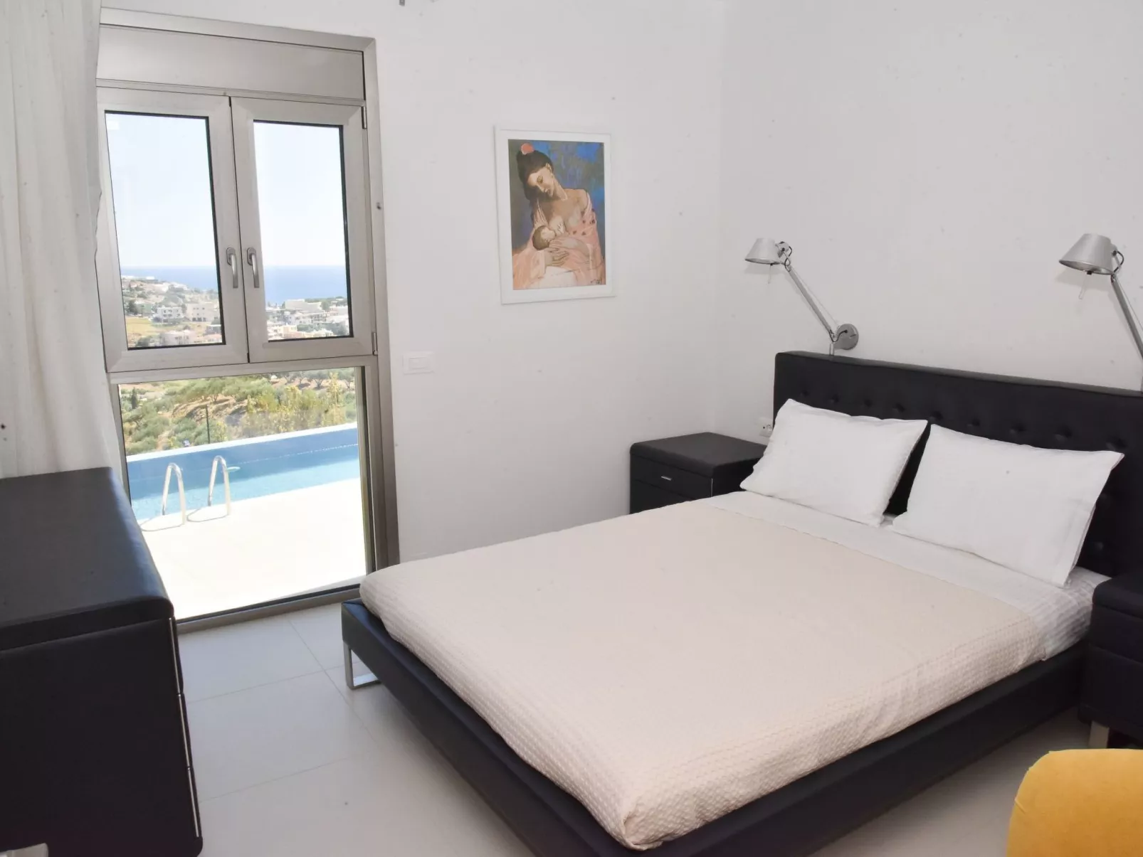 "Villa Kallia" mit Infinity-Pool - Binnen