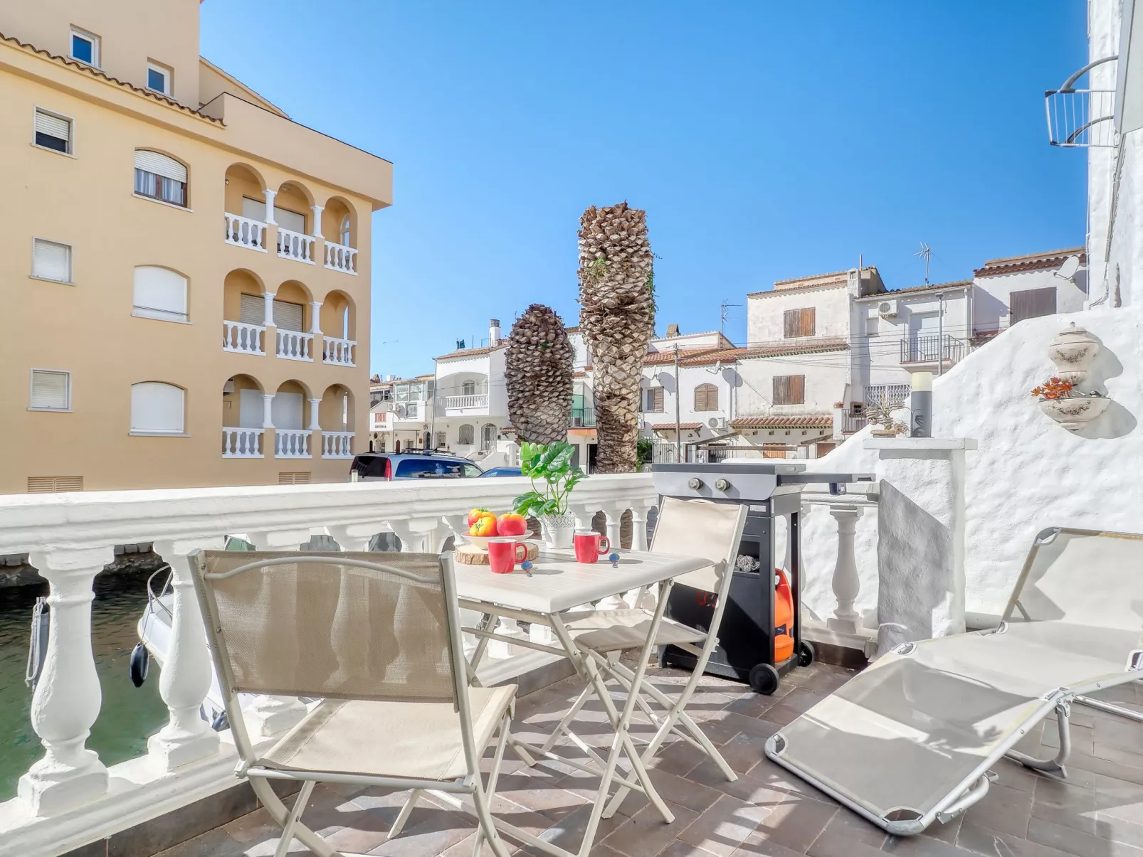 Port Empuries 31-33 - Buiten