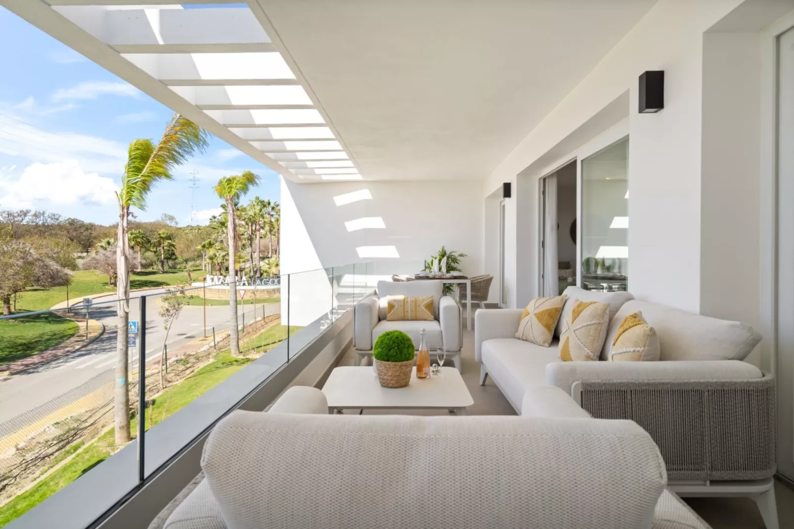 Stylish 2-Bed Apartment - ALCAZABA LAGOON (2115) - Terrasbalkon