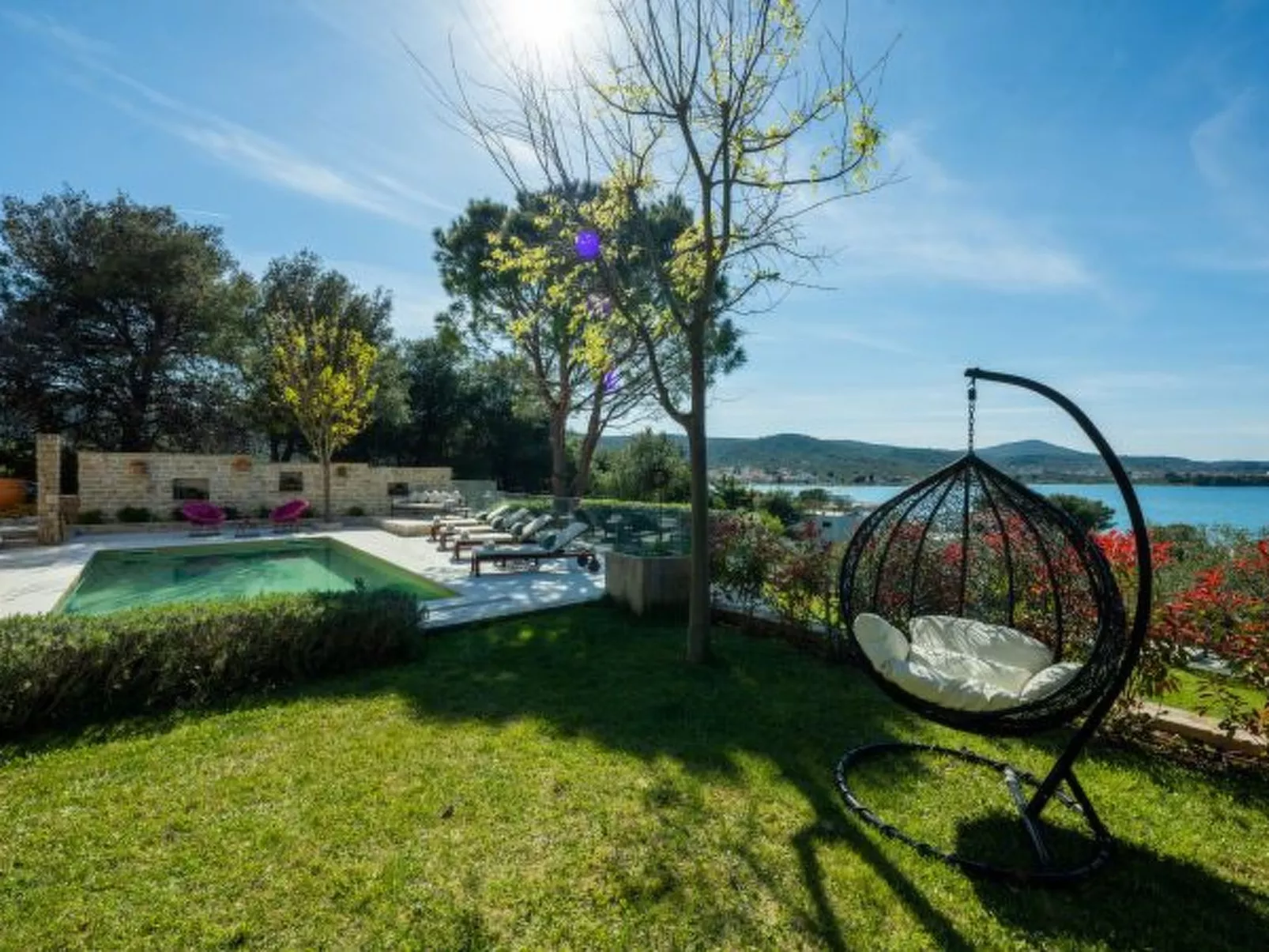 Villa Barotul with pool - Image-tags.info