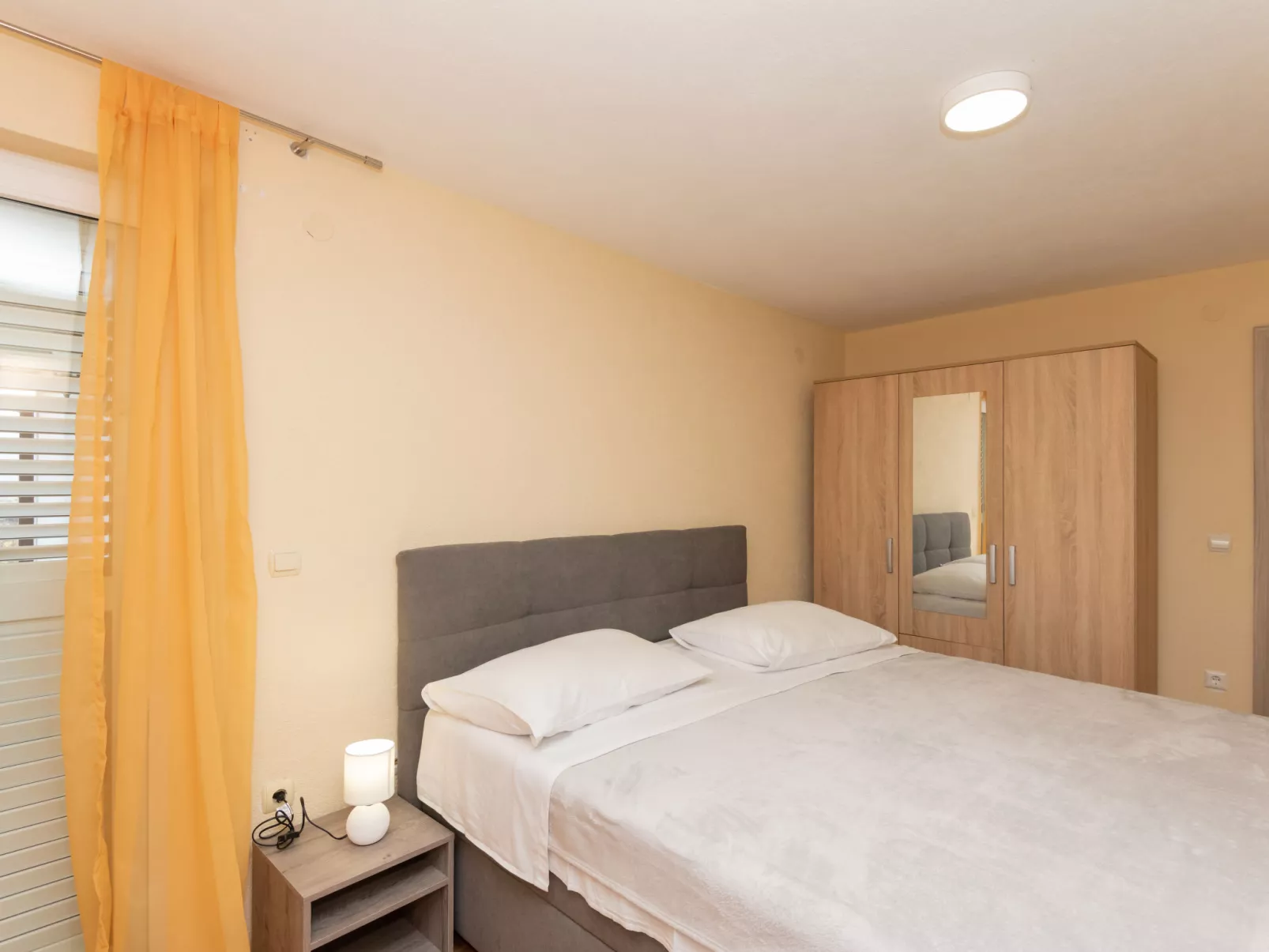 Matanovi dvori - Binnen