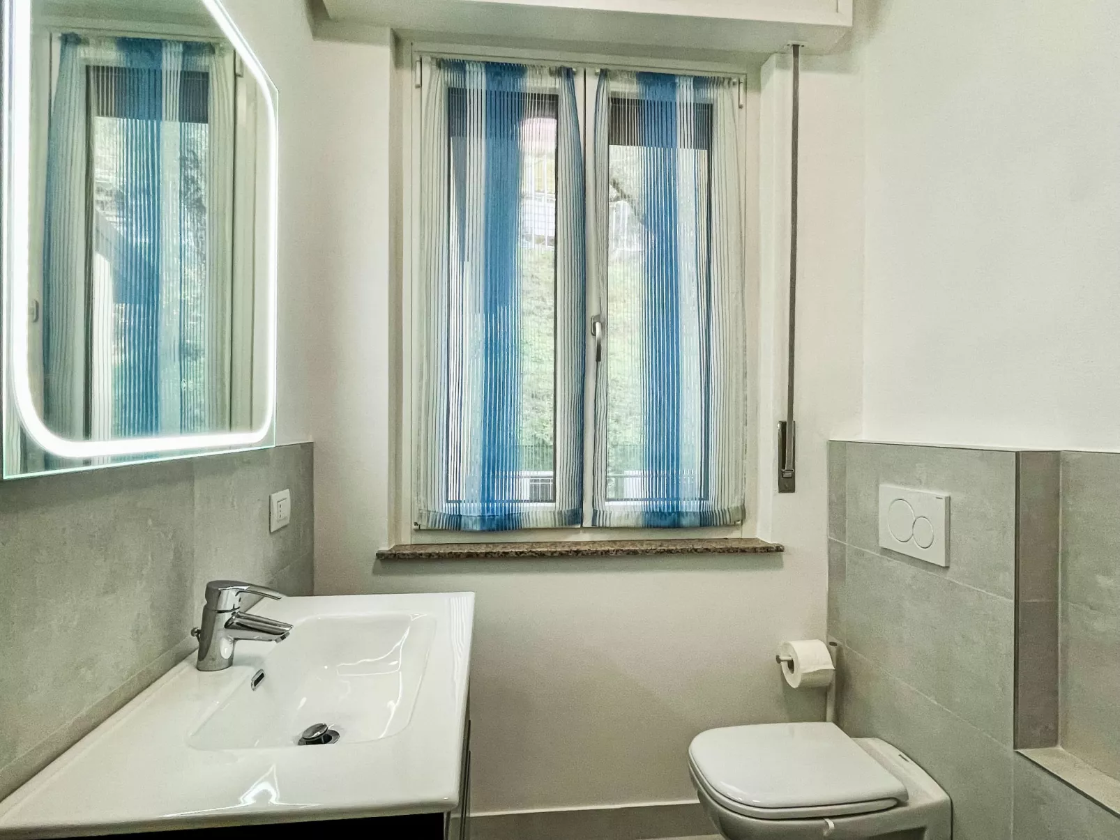 La Finestra su Bellagio - Binnen