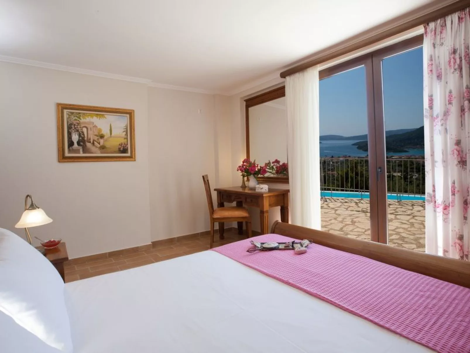 Luxuriöse Villa mit Infinity-Pool und Panoramablick - Binnen