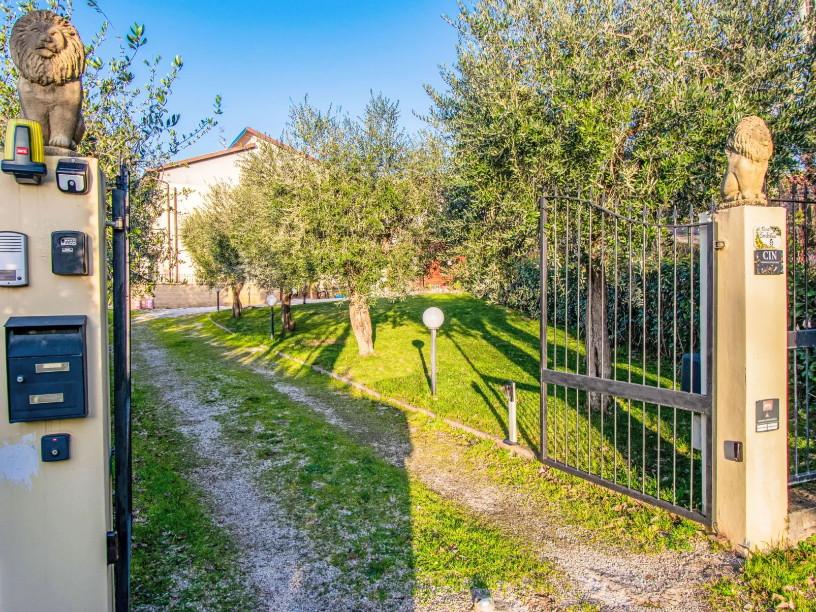 Tre fontane - Buiten