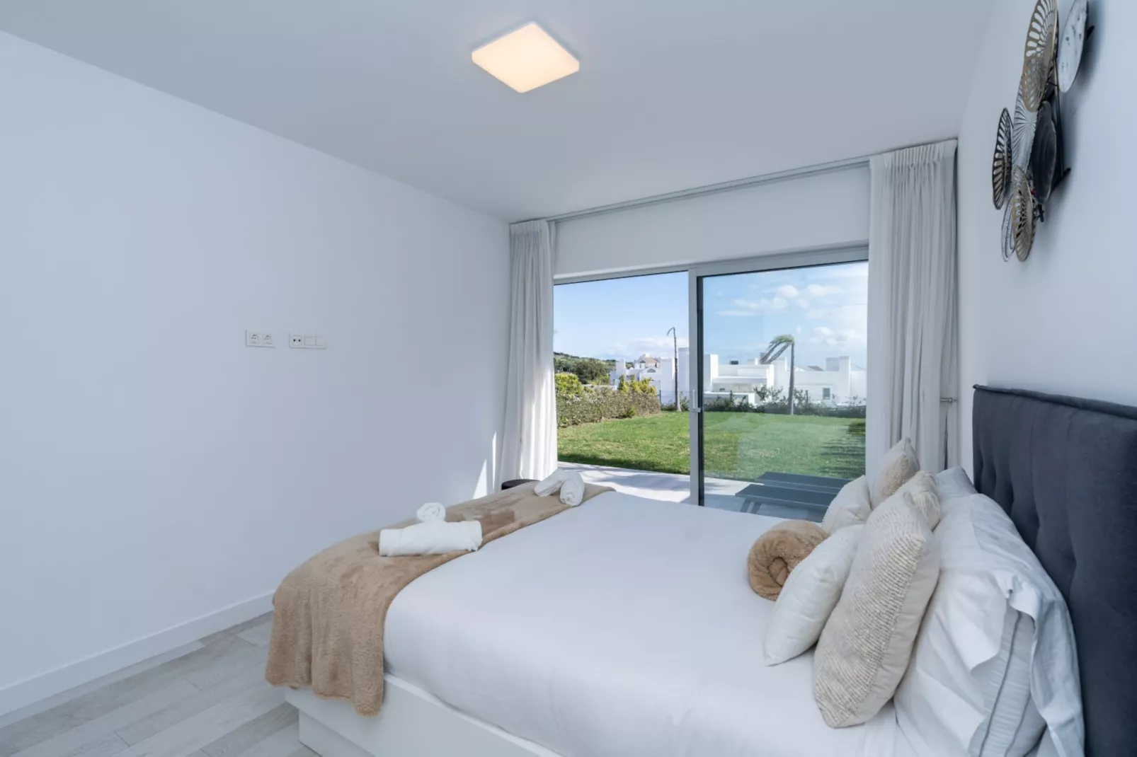 Elegant 2-Bed Apartment | Alcazaba Lagoon (1604) - Slaapkamer