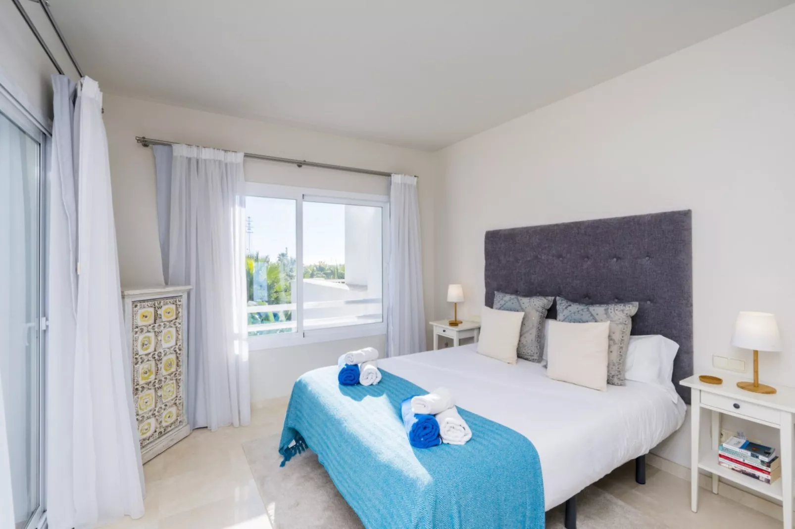 Modern 2-Bedroom Apartment - Alcazaba Lagoon (411) - Slaapkamer