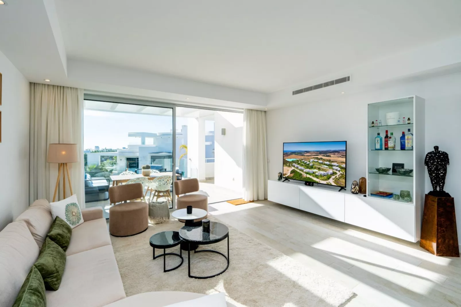 Stylish 2-Bed Apartment | Alcazaba Lagoon (1713) - Woonkamer