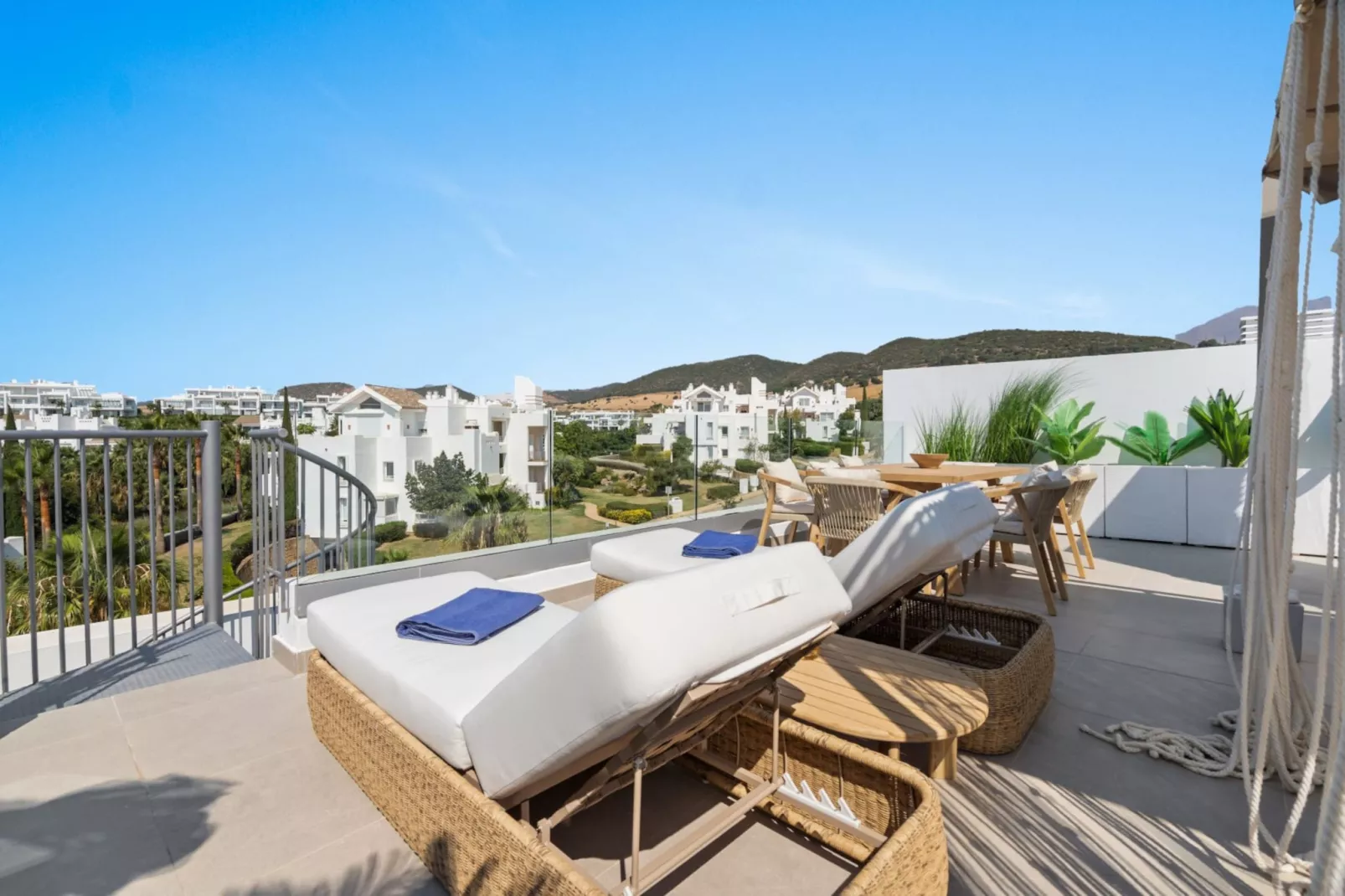 AL4-2025 ESTEPONA - APARTMENT - ALCAZABA LAGOON - Terrasbalkon