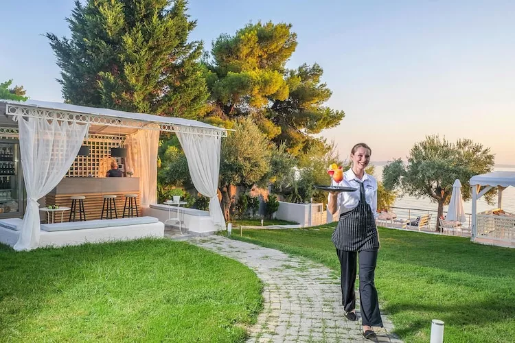 Holiday residence Acrotel Athena Villas, Elia Beach-1-bedroom-apartment ground floor - Tuinen zomer