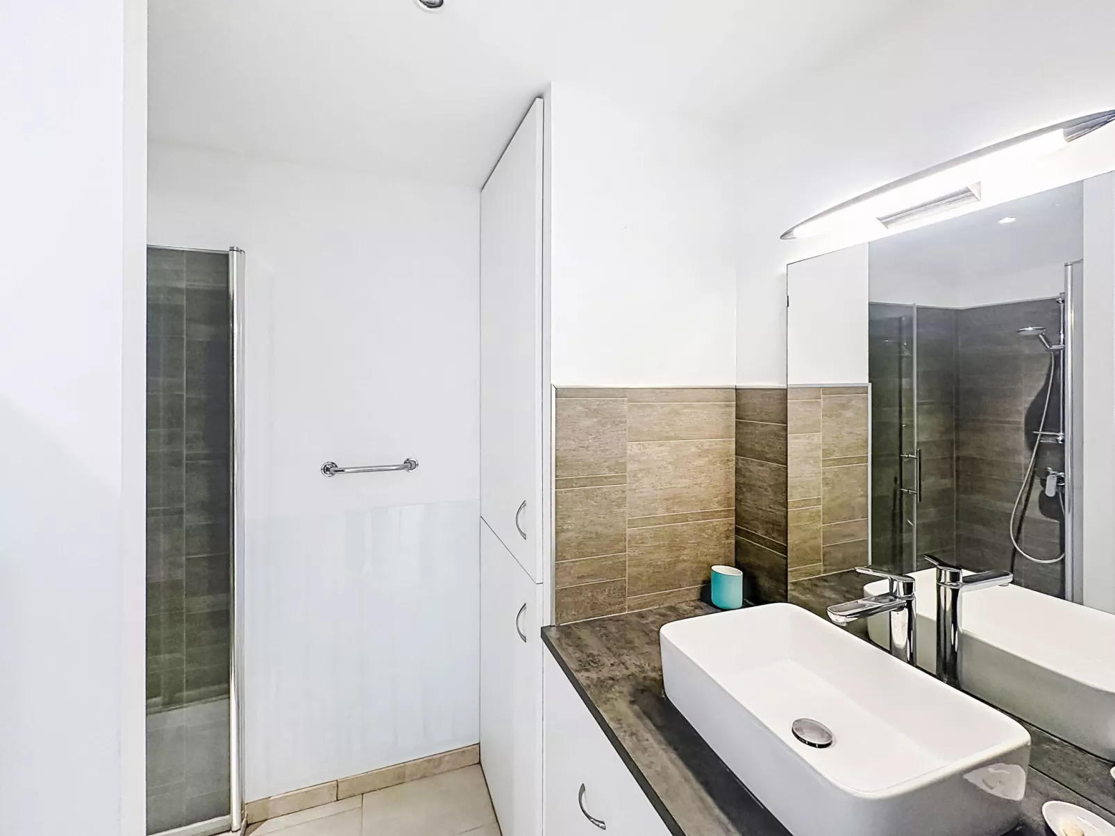 Le Perregaux - Binnen