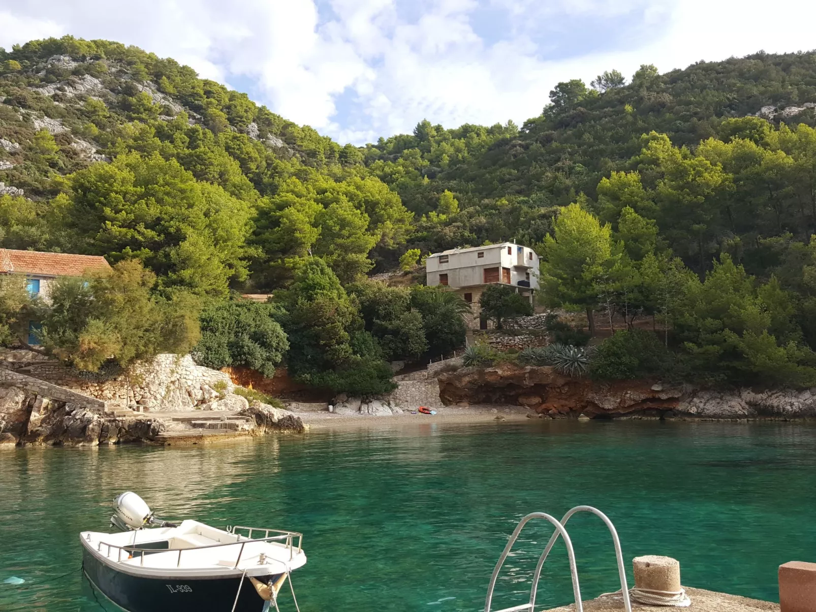 Weißes Haus Robinson mit BBQ und Terrasse - Image-tags.info