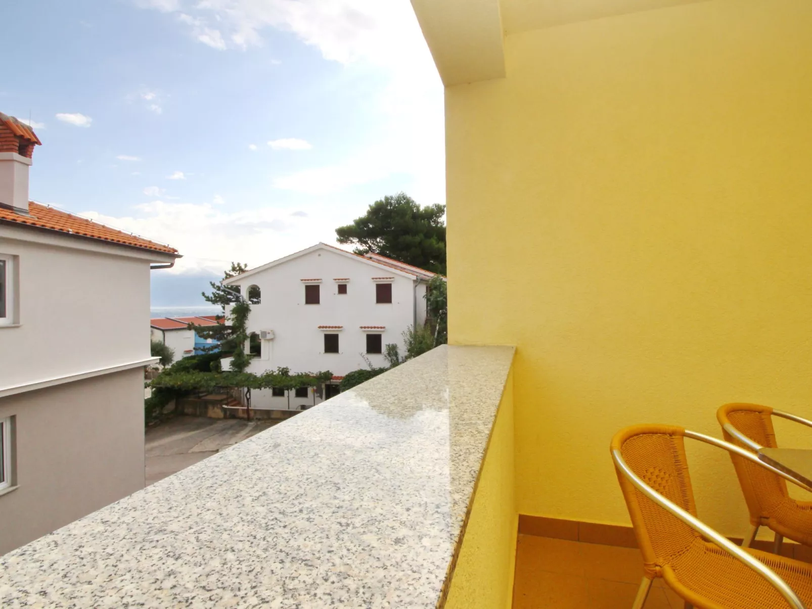 Appartement in Baška mit Eigenem Balkon - Buiten