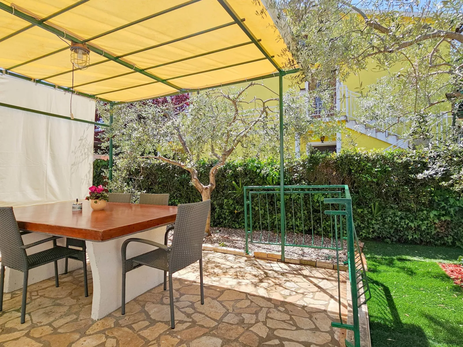 Wohnung "Beco" direkt am Strand - Buiten