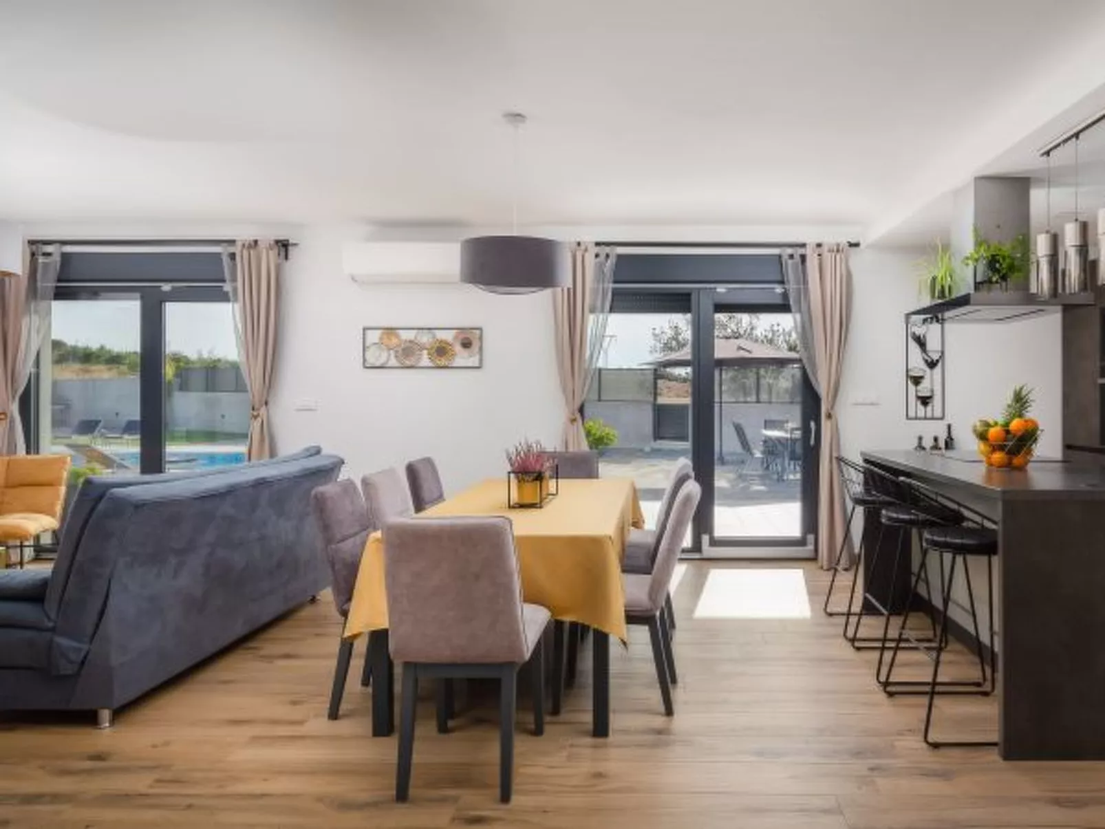 Villa Lacus in Vrana with pool - Image-tags.info