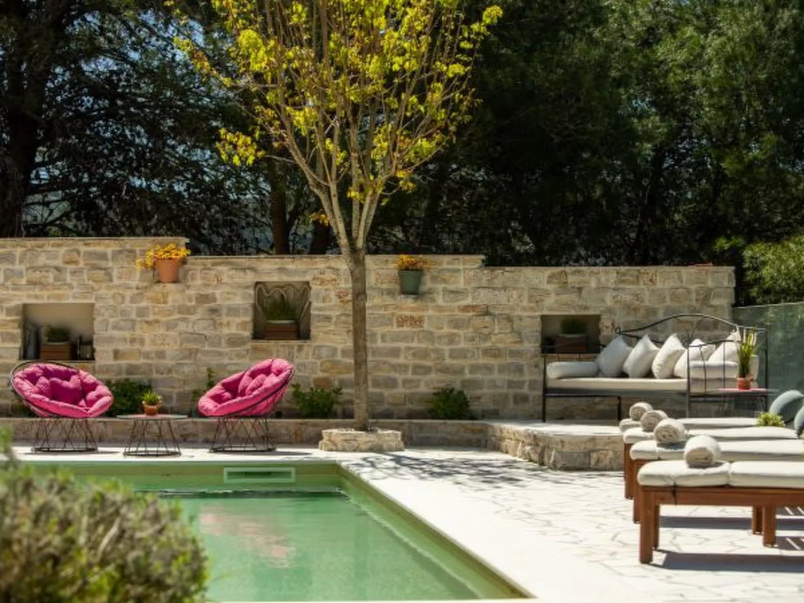 Villa Barotul with pool - Image-tags.info