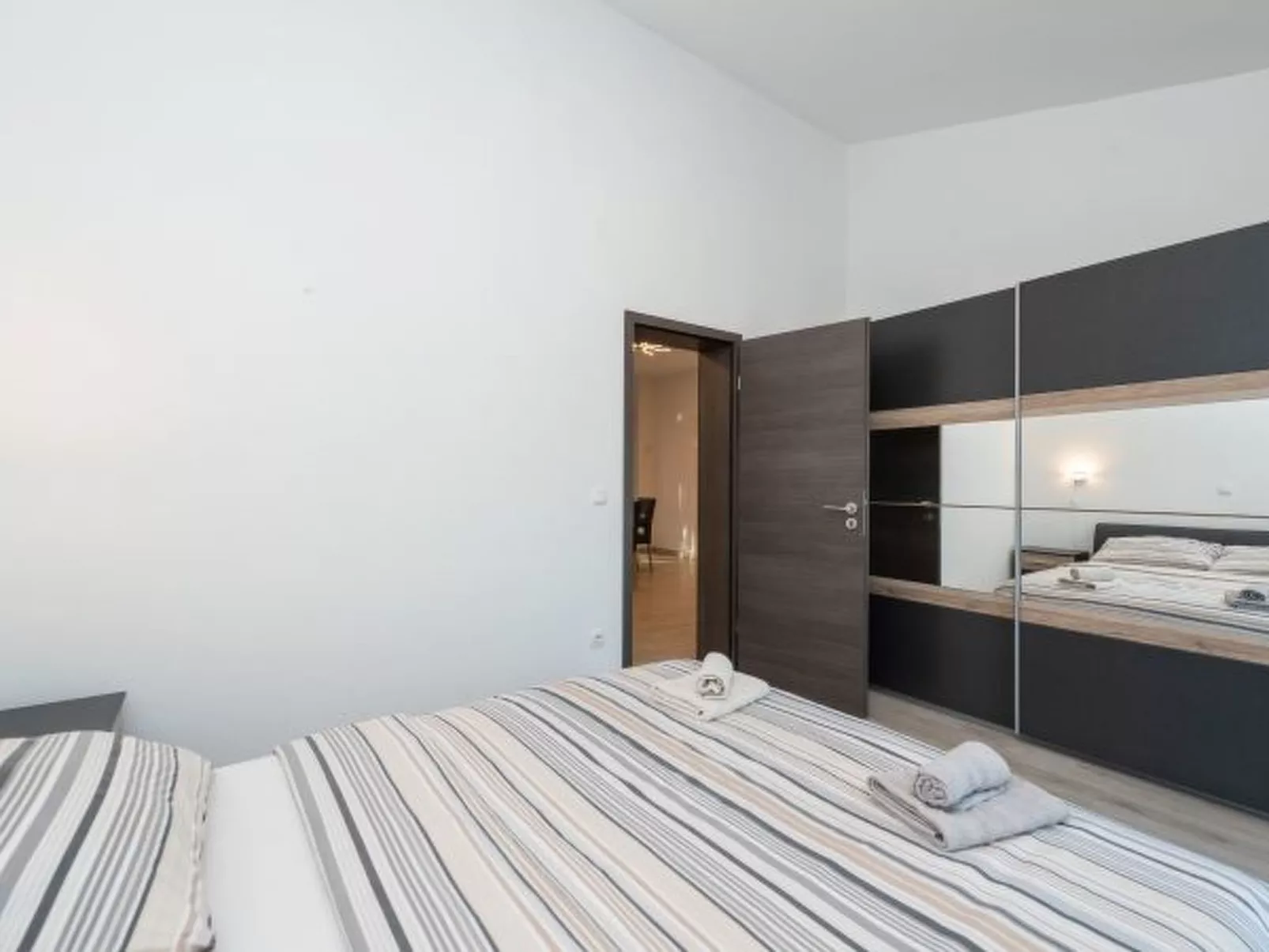 Beachside Holiday House Anamarija - Image-tags.info