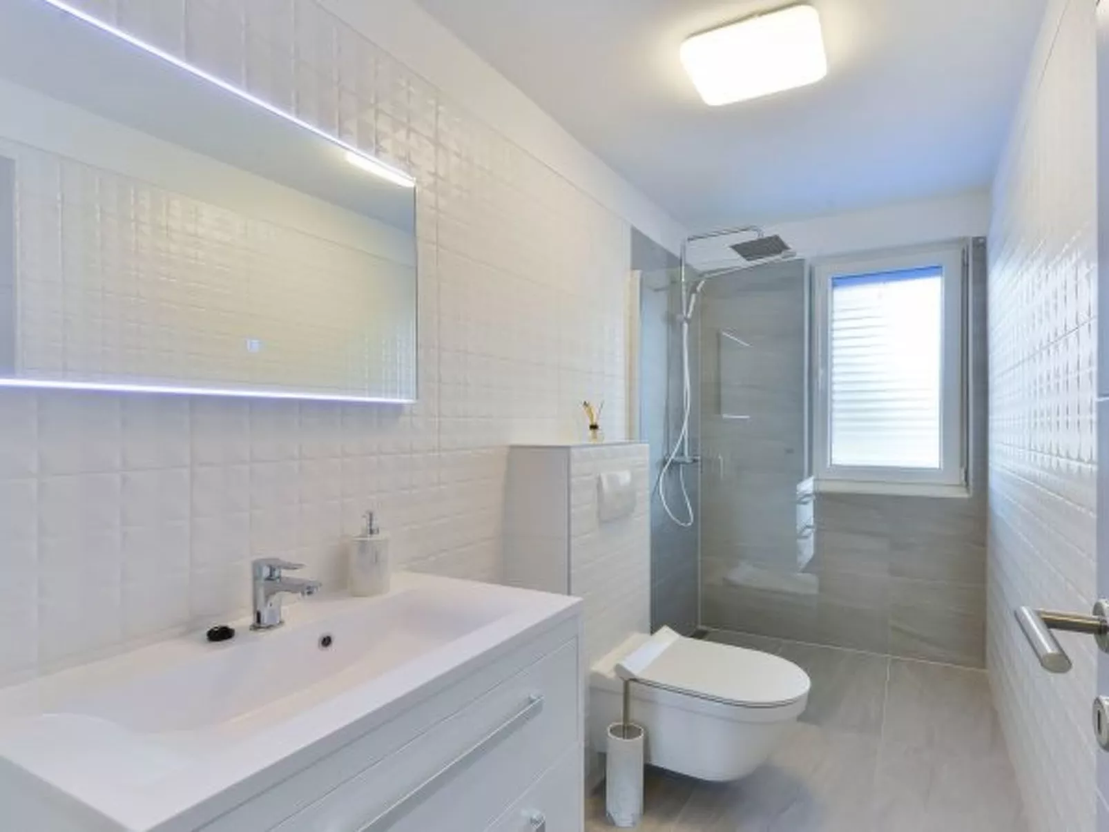 Villa RE with heated pool and spa - Image-tags.info