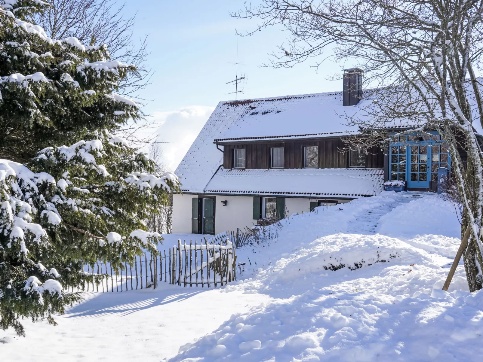 Schwarzwaldhof mit Pool & Sauna - Buiten