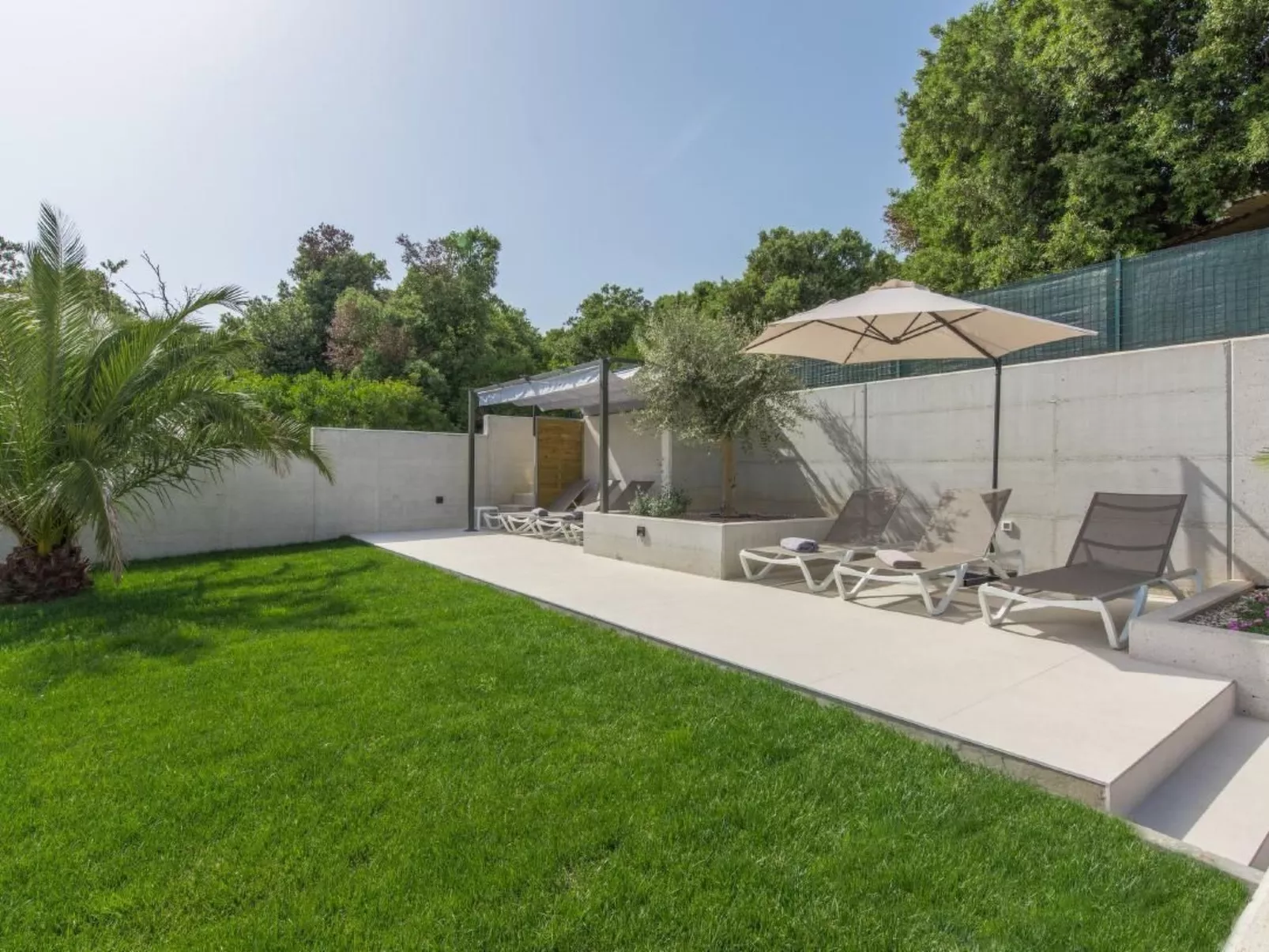 Wohnung mit gemeinschaftlichem Pool und Grill - Image-tags.info