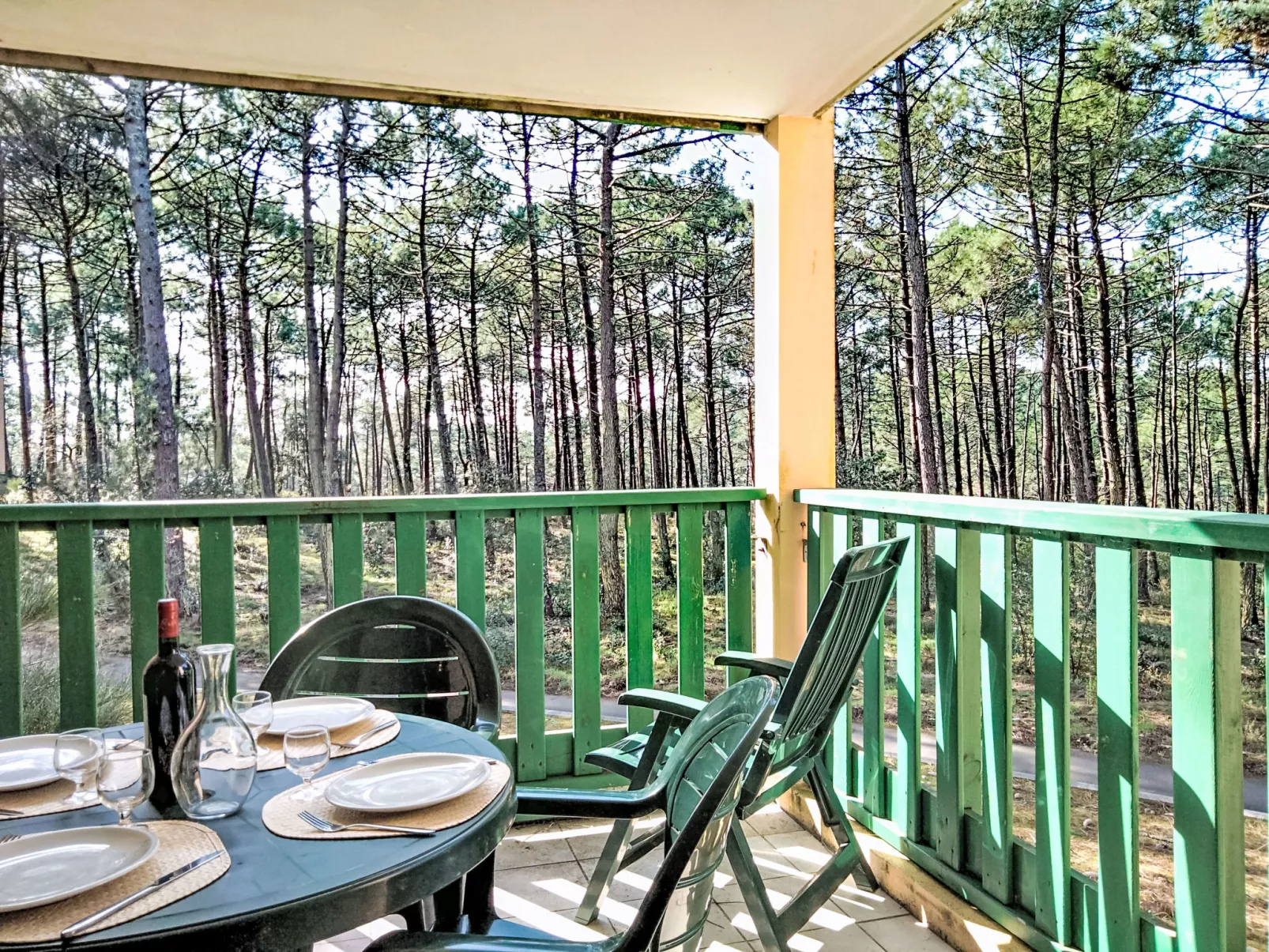 Les Grands Pins - Buiten