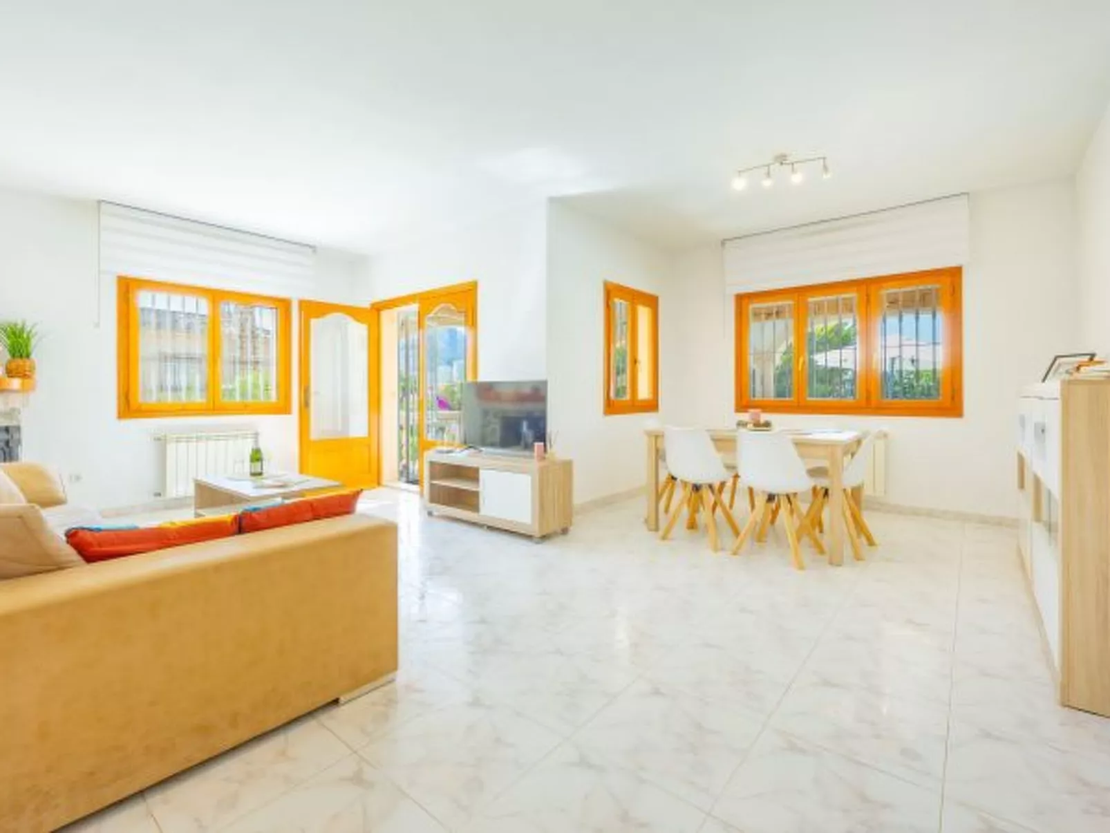 Villa Mona - PlusHolidays - Image-tags.info