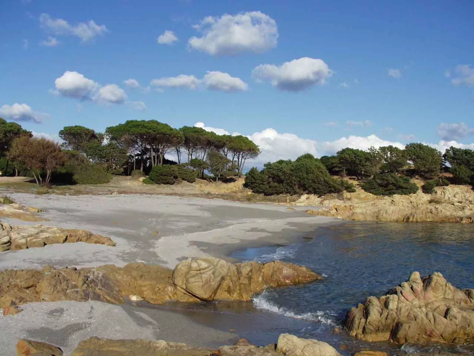 "Anania - Image-tags.info