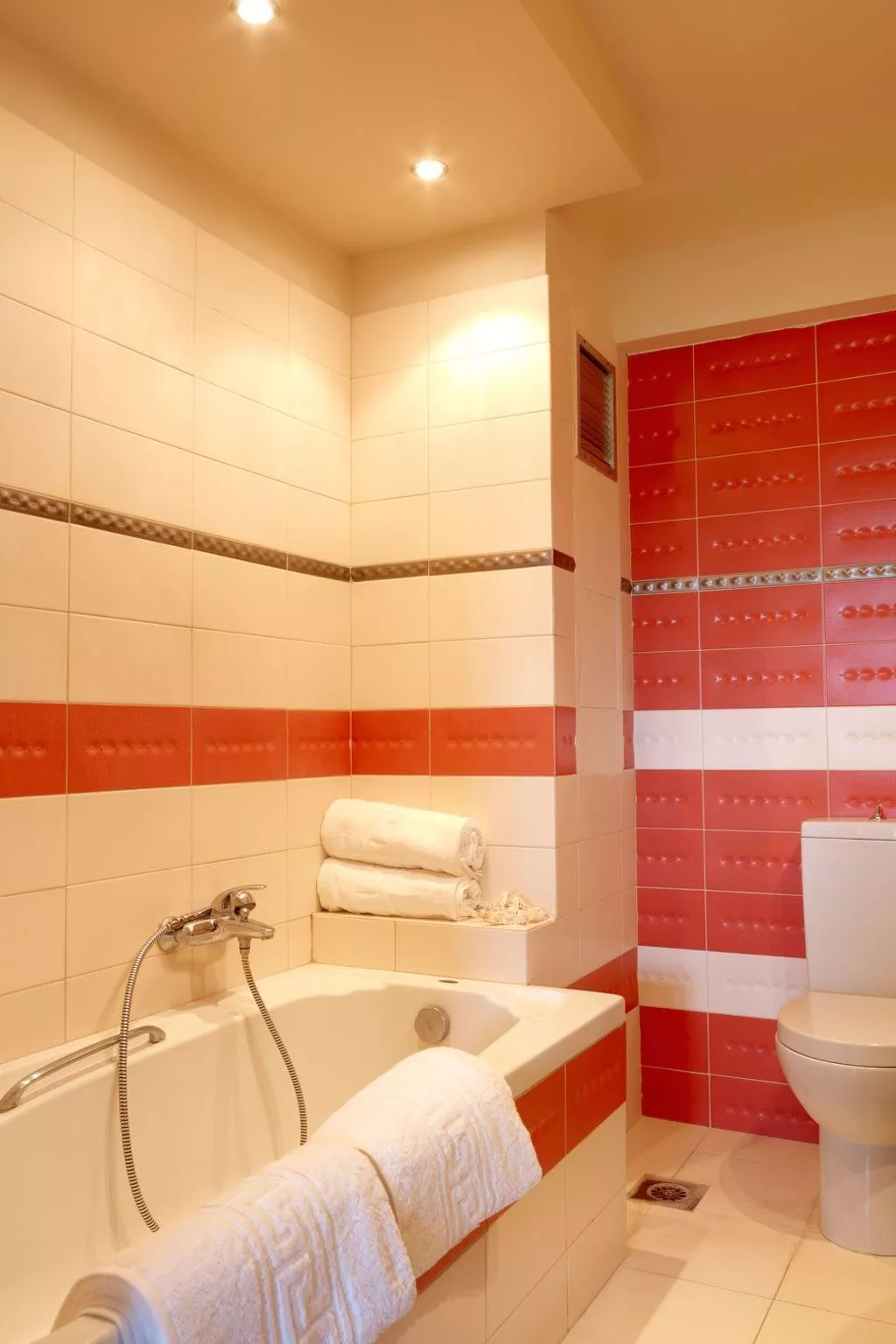 Luxuriöse, geräumige, private Villa mit sechs Schlafzimmern - Binnen