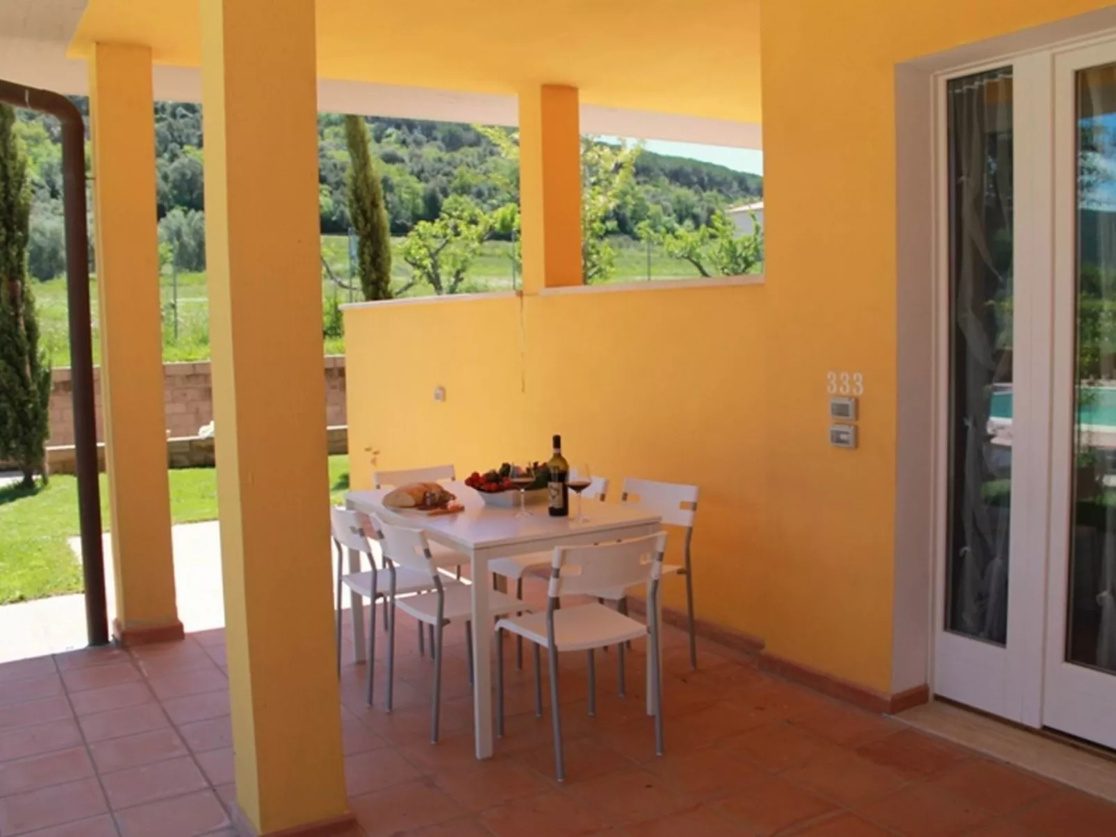 Unterkunft im Erdgeschoss, überdachte Terrasse, Schwimmbad - Image-tags.info