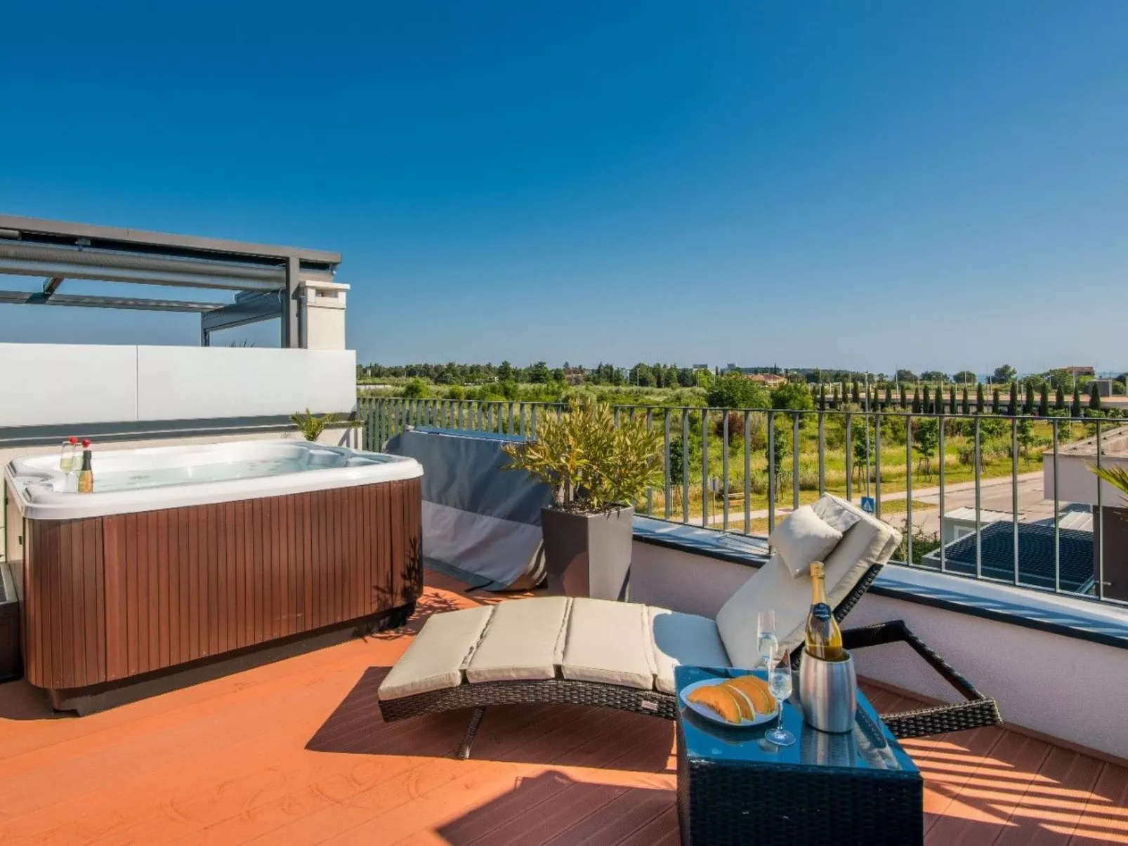 Für 6 Personen ca. 130 m&sup2; in Novigrad, Adriaküste Kroatien (Westküste von - Buiten