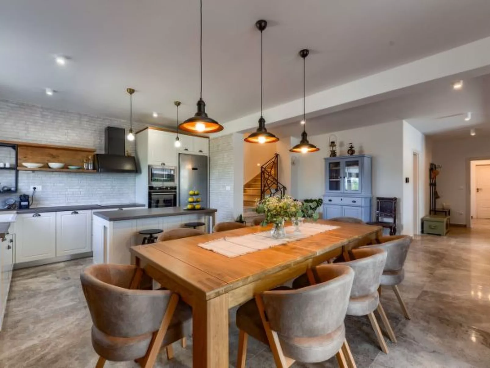 Villa Andamalu with heated pool - Image-tags.info