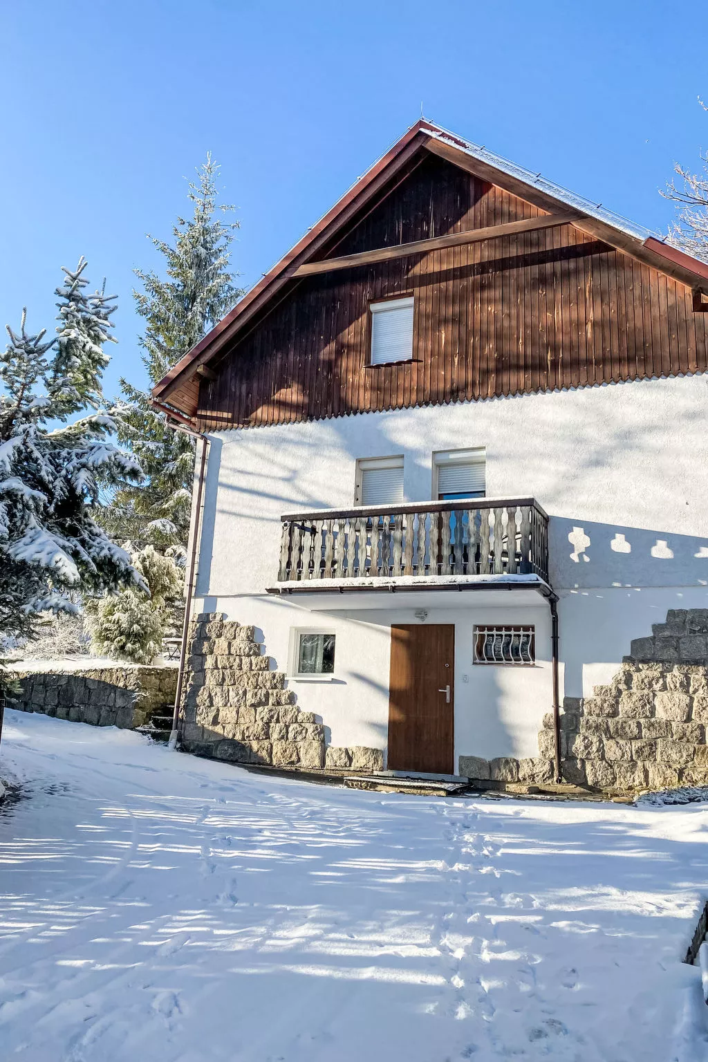 Holiday home in the Giant Mountains - Buiten