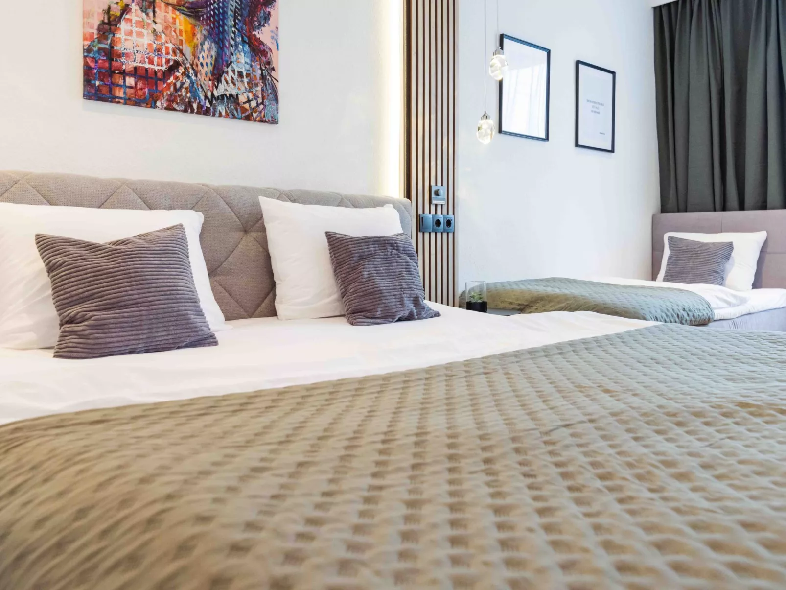 Schiller Apartment im Zentrum von Hof. Küche, Parkplatz, 250MBit Wlan - Binnen