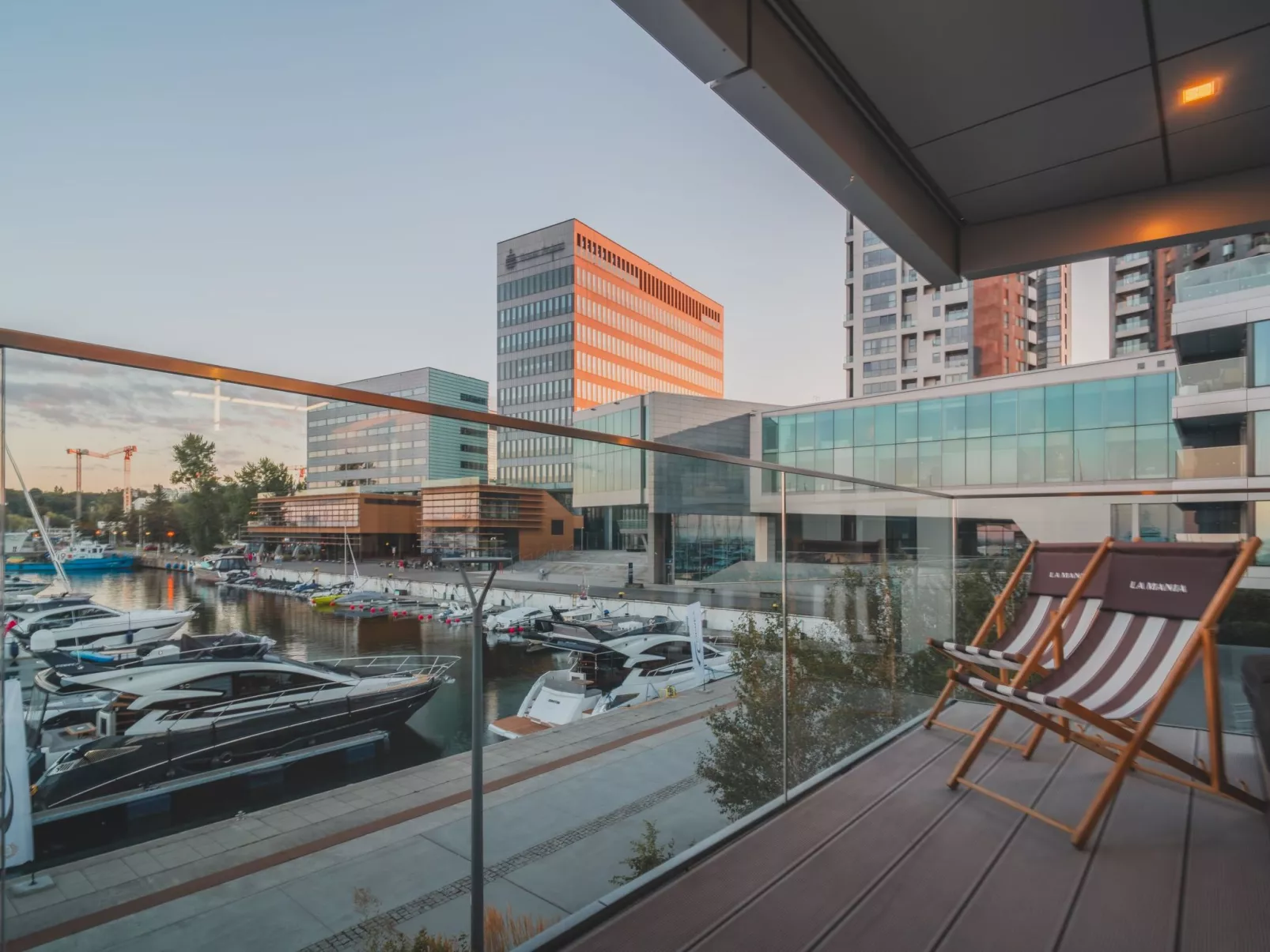 Yacht Park Apartment mit Panoramablick auf den Yachthafen in Gdynia, POLEN - Image-tags.info