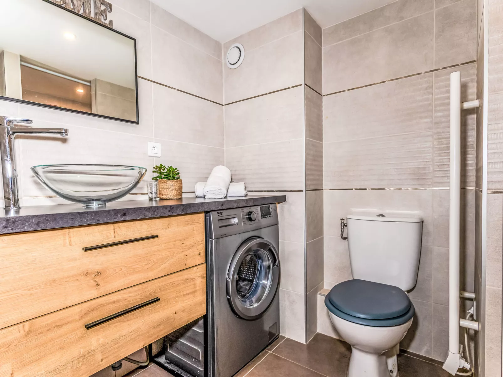 J6 174 L'Esquinade - Binnen