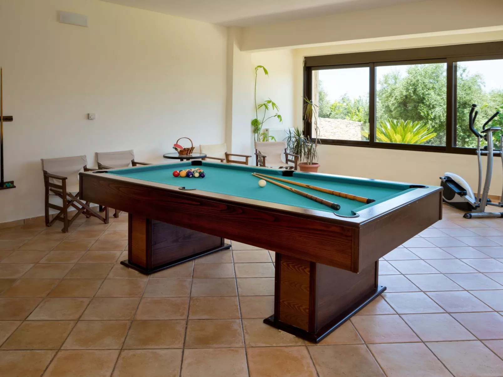 Familienvilla mit Pool, Billard und Grillplatz - Binnen